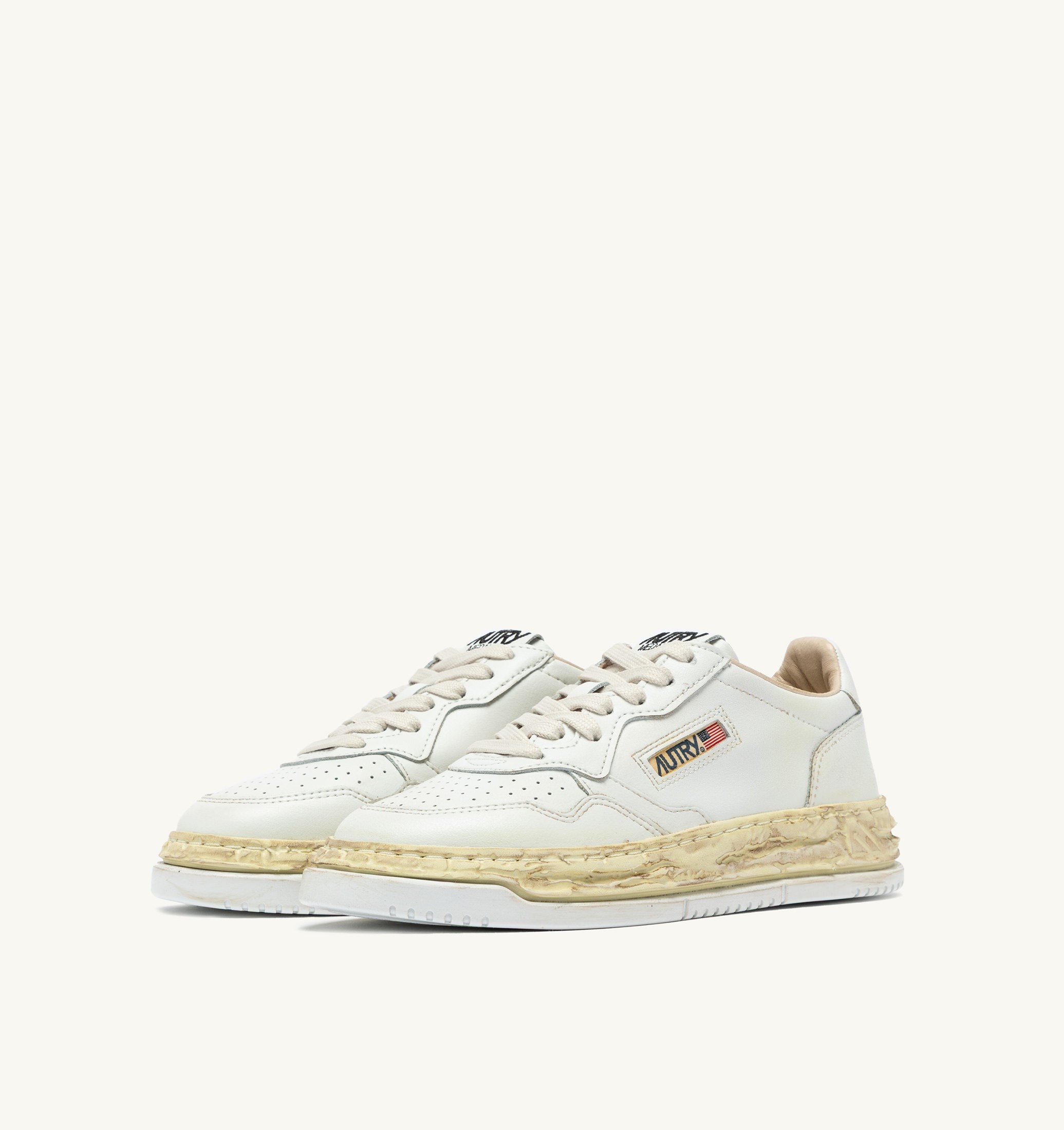 BASKETS MEDALIST LOW SUPER VINTAGE 'AUTRY X MAISON MIHARA YASUHIRO GENERAL SCALE' EN CUIR BLANC