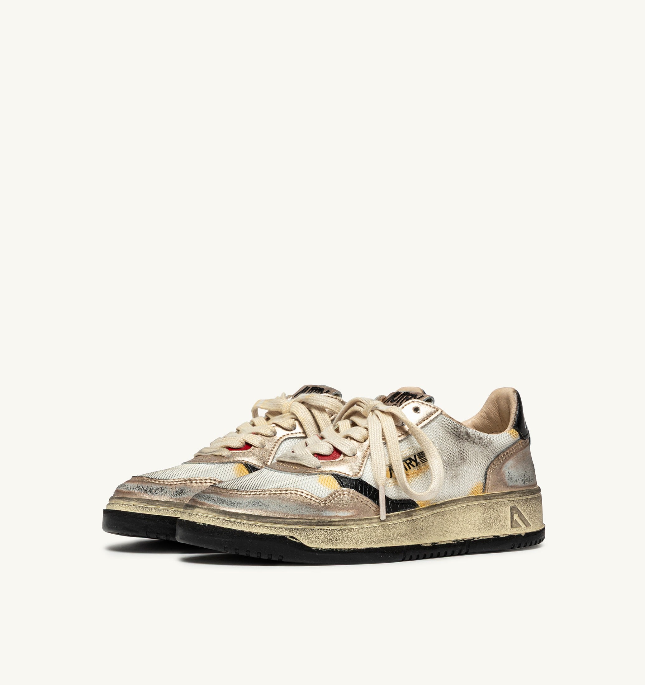BASKETS MEDALIST LOW SUPER VINTAGE EN MESH BLANC, DAIM OR ET CUIR NOIR