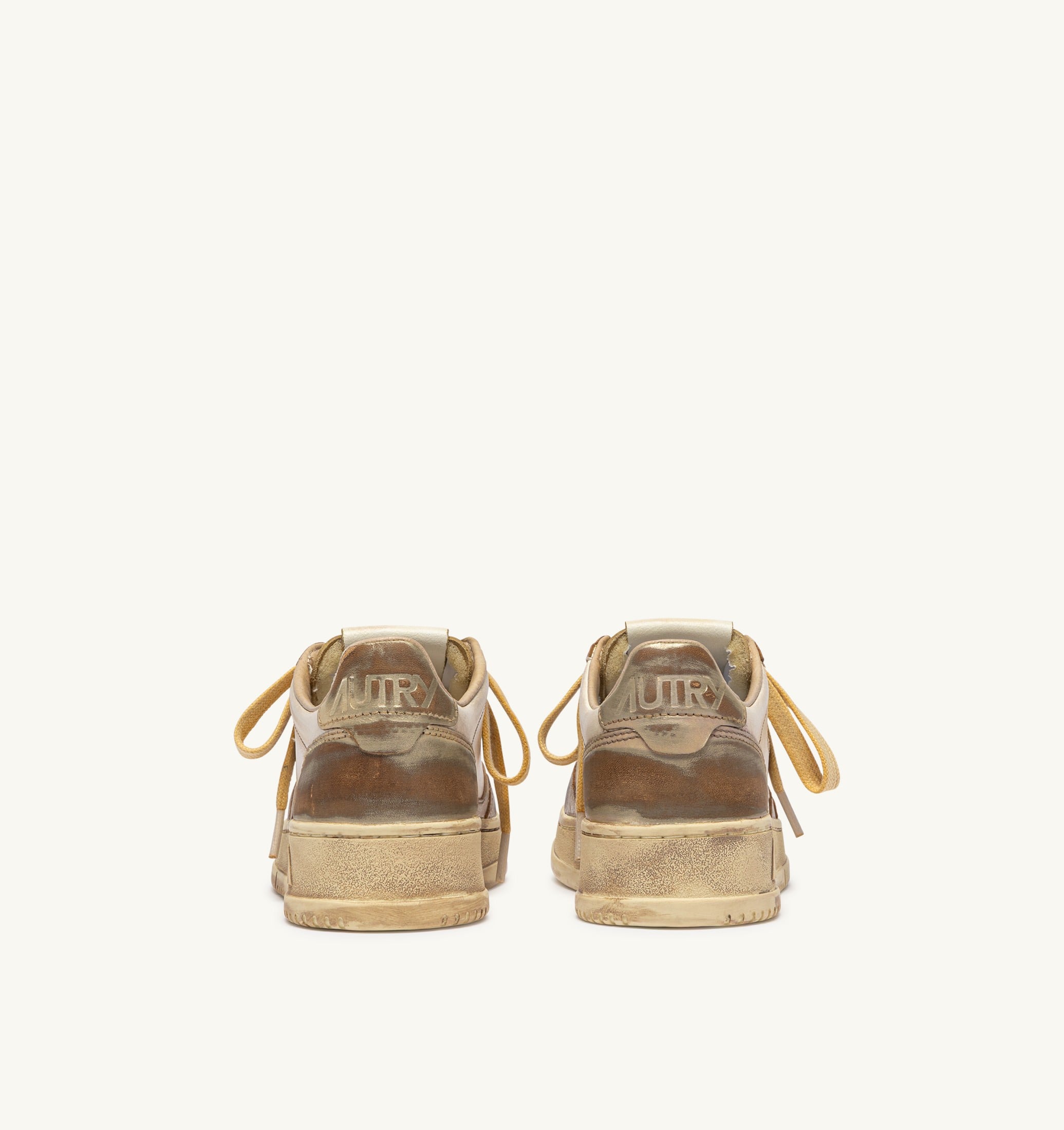 BASKETS MEDALIST LOW SUPER VINTAGE EN CUIR ARGENT ET PLATINE