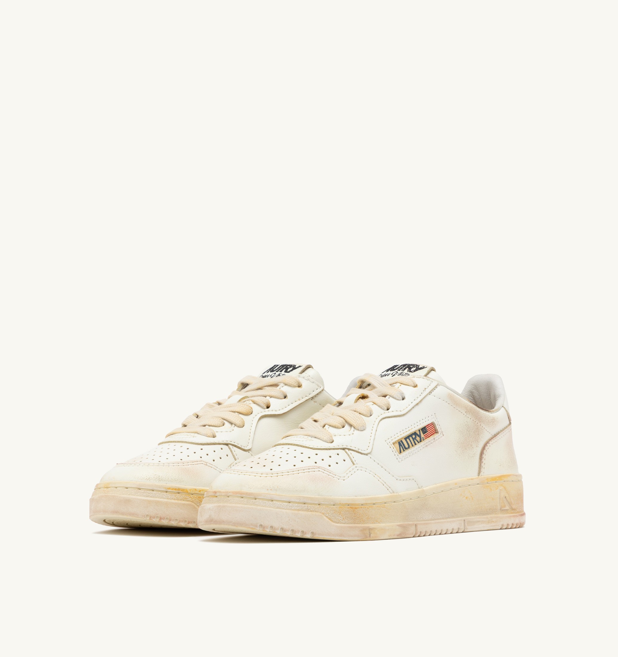 BASKETS MEDALIST LOW SUPER VINTAGE EN CUIR BLANC