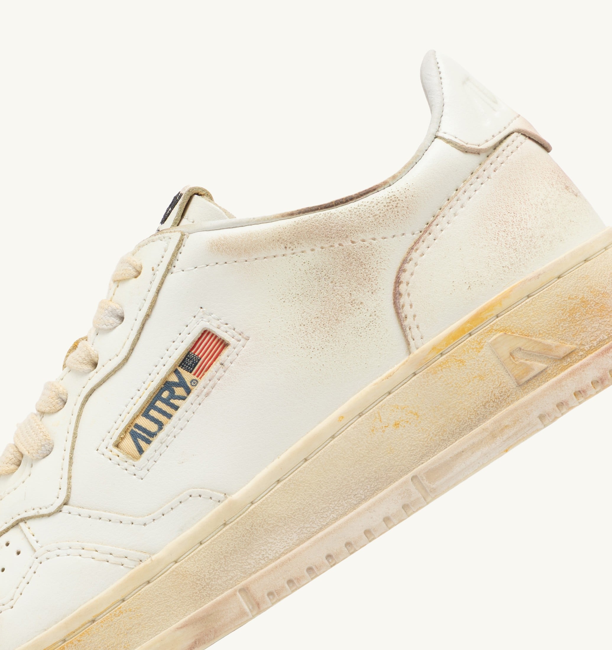 BASKETS MEDALIST LOW SUPER VINTAGE EN CUIR BLANC