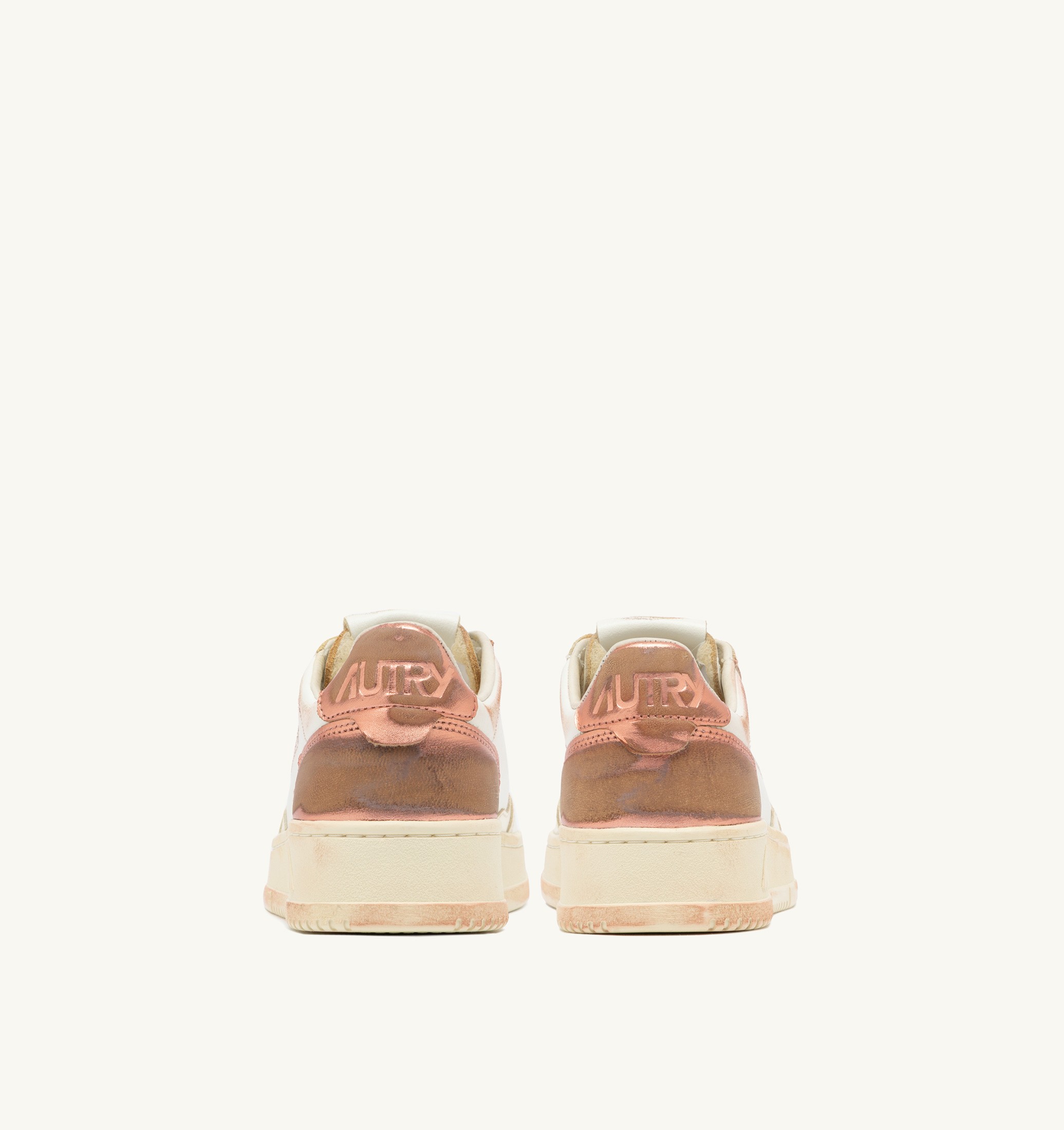 BASKETS MEDALIST LOW SUPER VINTAGE EN CUIR BLANC SALMON ET VANILLA