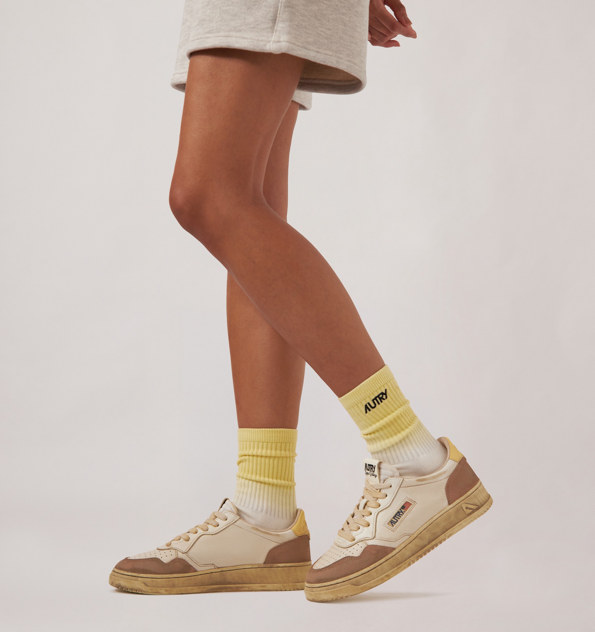 BASKETS MEDALIST LOW SUPER VINTAGE EN CUIR ET DAIM BLANC ET PHARD