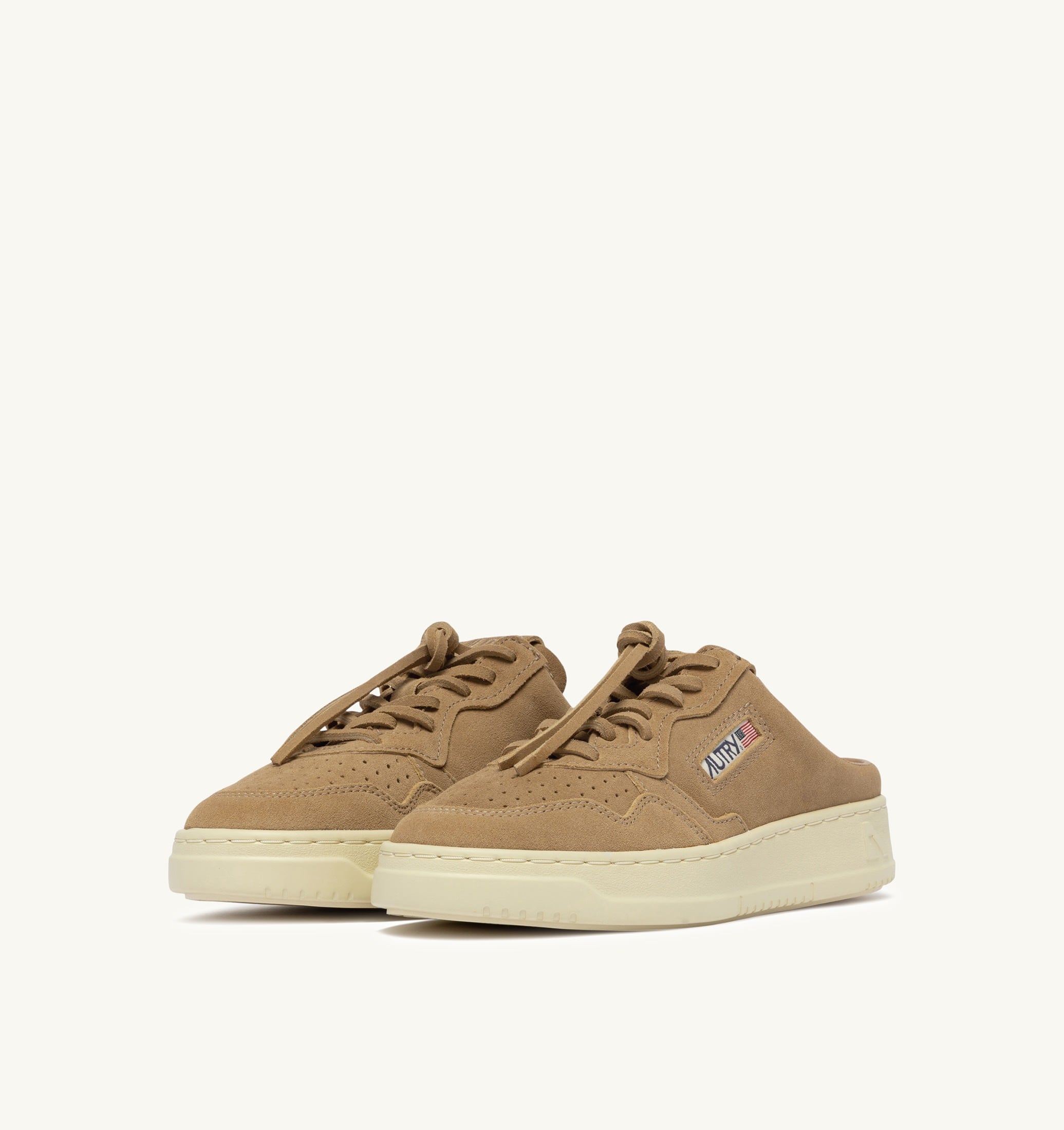 BASKETS MEDALIST MULE EN DAIM CUIVRE