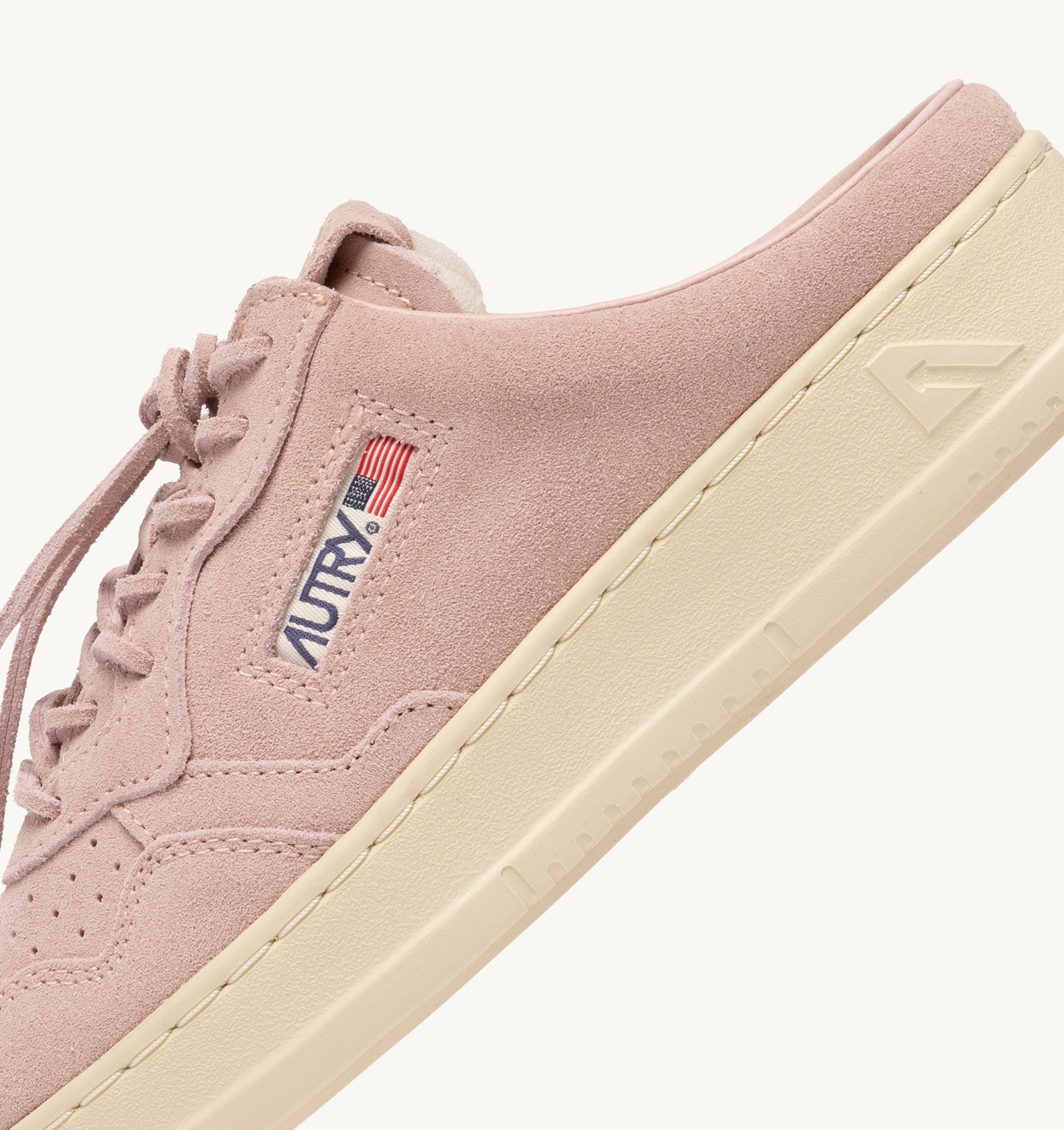 BASKETS MEDALIST MULE EN DAIM SILK