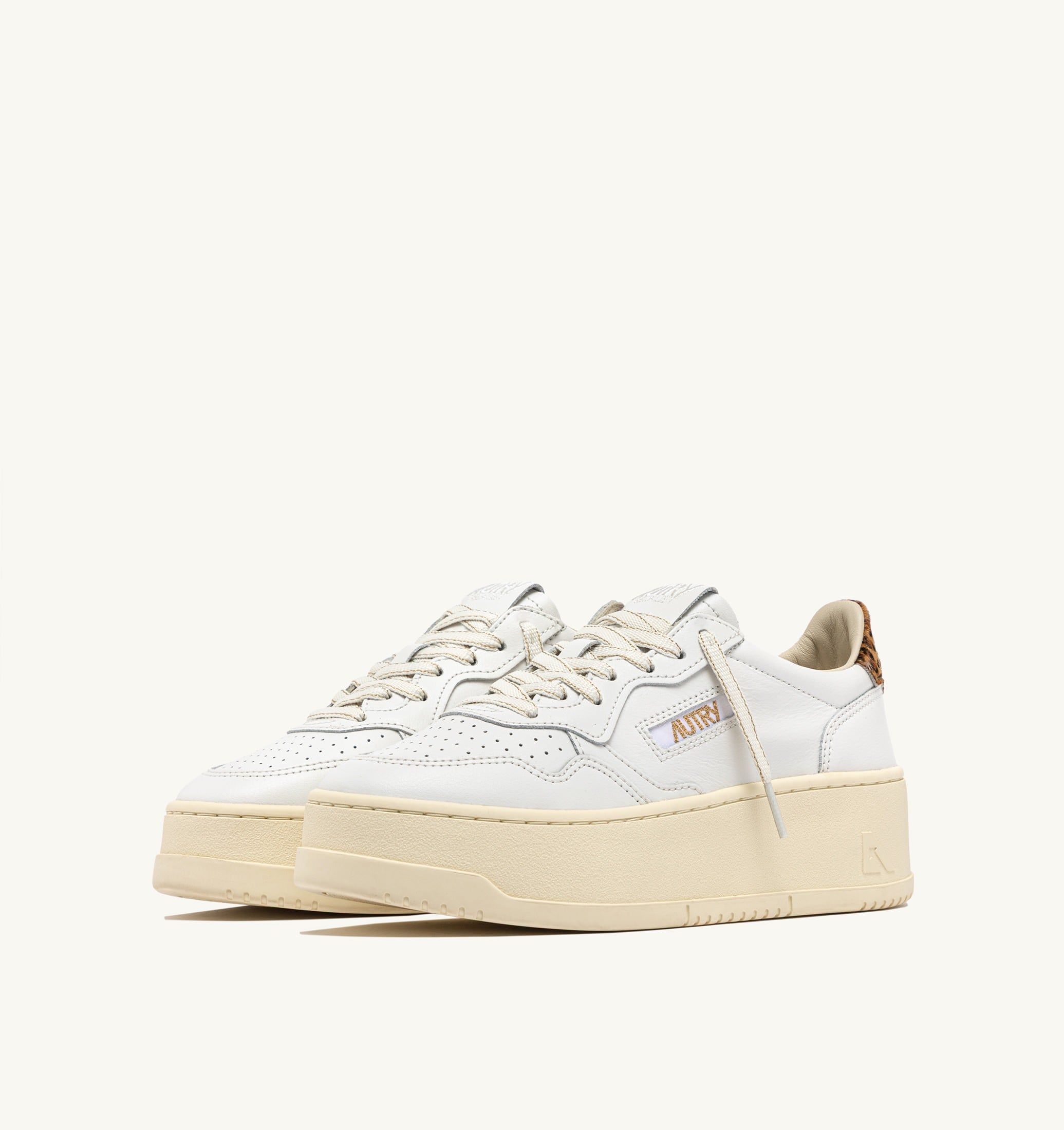 BASKETS MEDALIST PLATFORM EN CUIR BLANC ET LEOPARD
