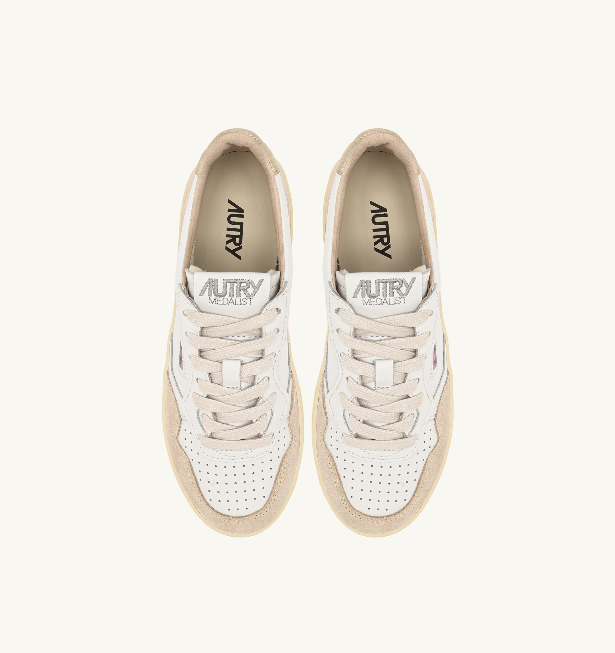 BASKETS MEDALIST PLATFORM EN DAIM ET CUIR BLANC ET PLATINE