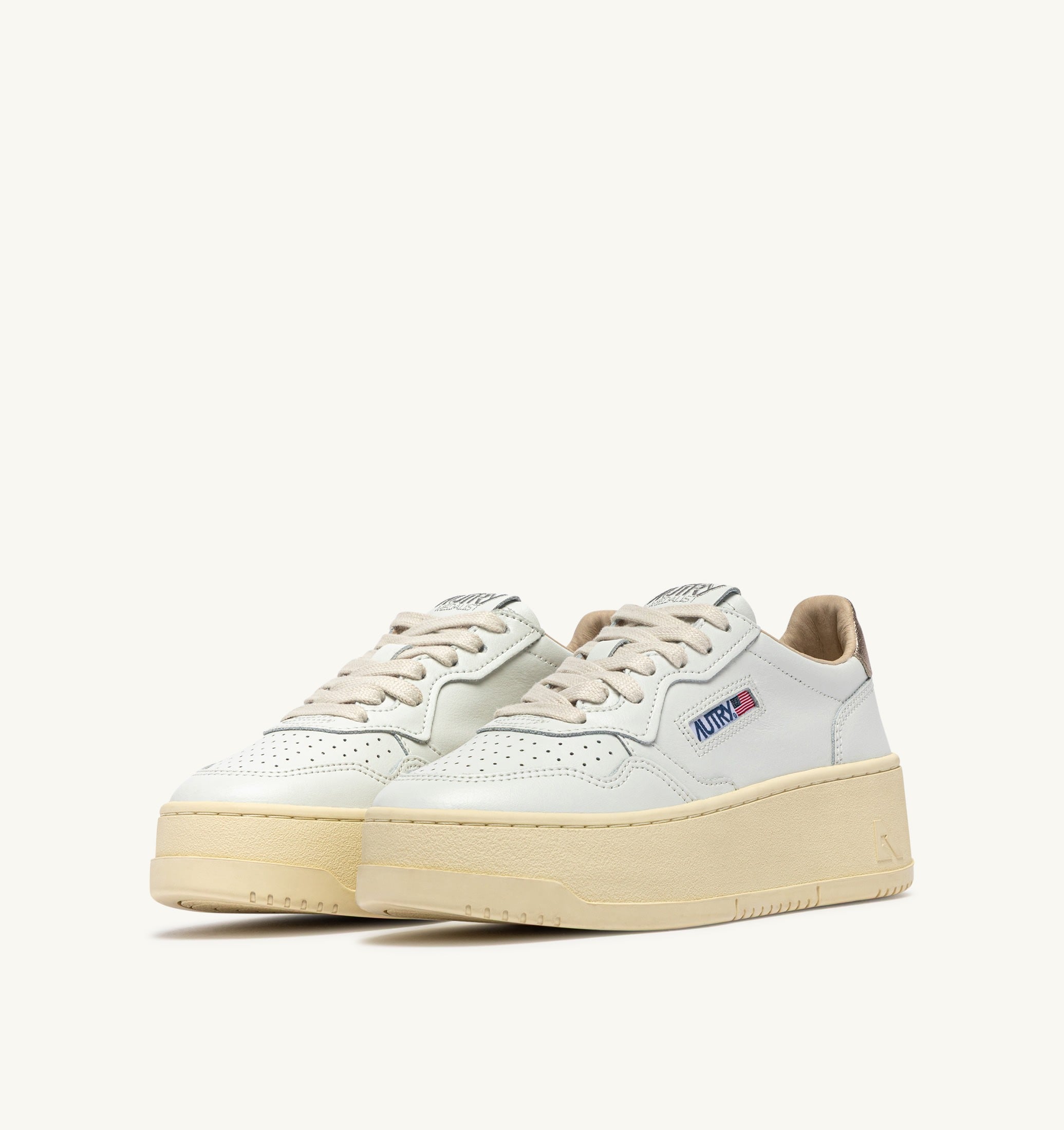 BASKETS MEDALIST PLATFORM EN DAIM ET CUIR FEATHER GRAY ET BLANC
