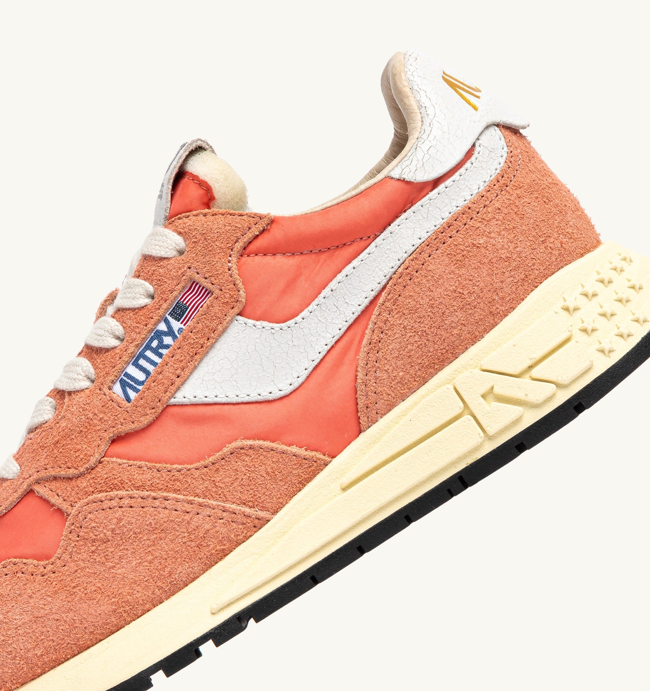 BASKETS REELWIND LOW EN NYLON ET DAIM BLANC ET PEACH PINK