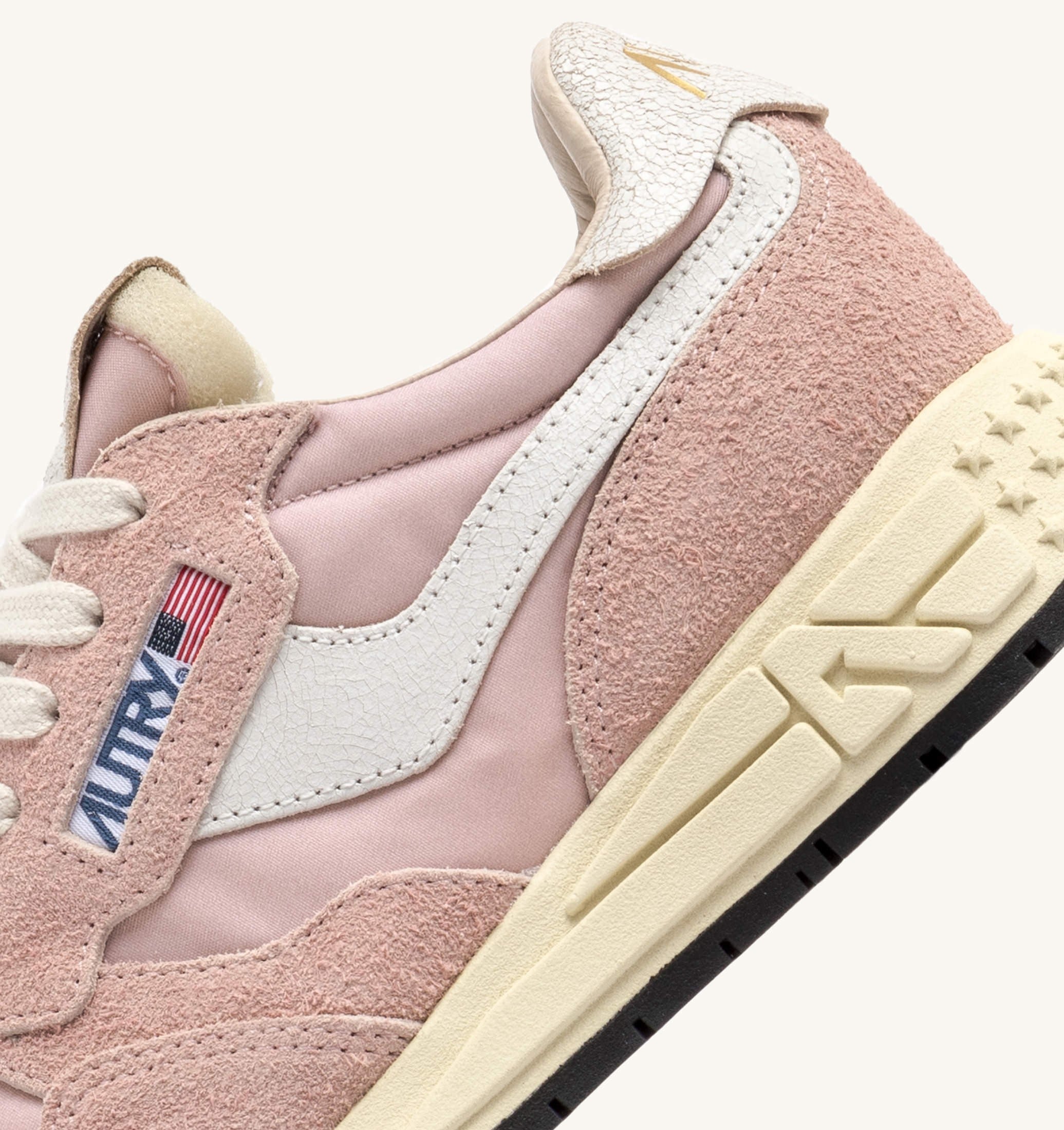 BASKETS REELWIND LOW EN NYLON ET DAIM COLORIS BLANC ET POWDER PINK