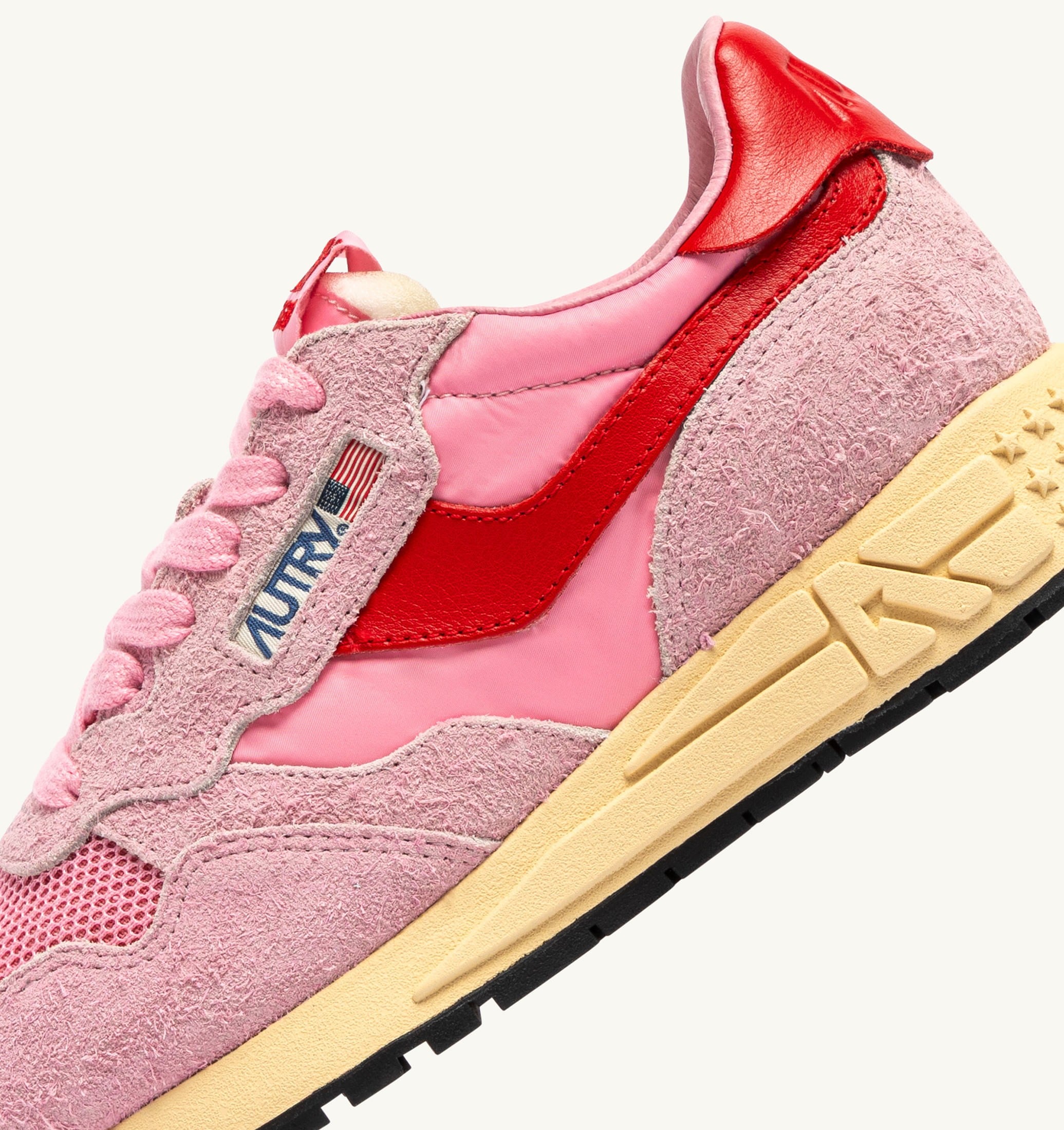 BASKETS REELWIND LOW EN NYLON ET DAIM PINK CHERUB ET FLAME SCARLET