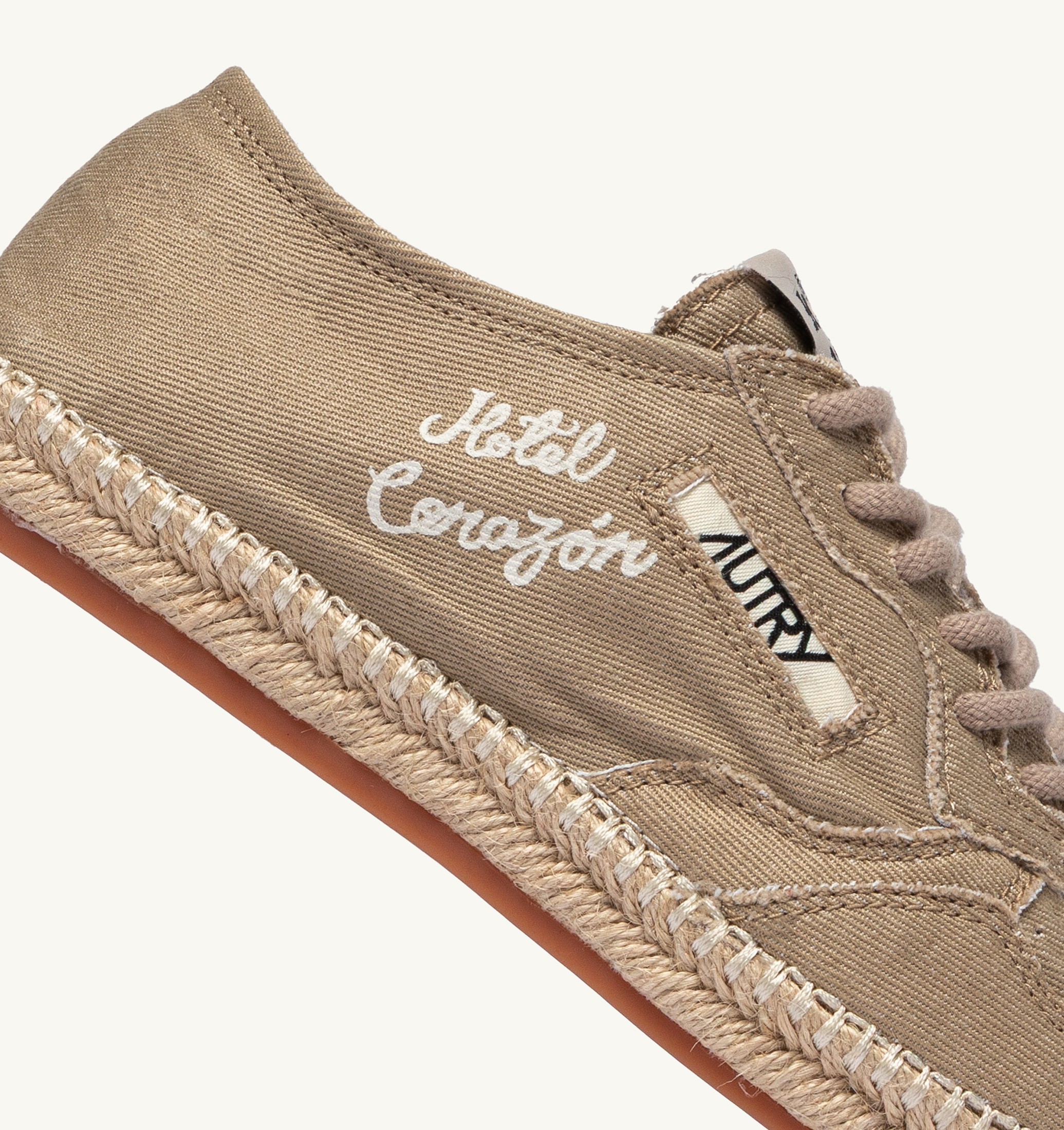 SANDY 'HOTEL CORAZÓN' EN TOILE NOMAD