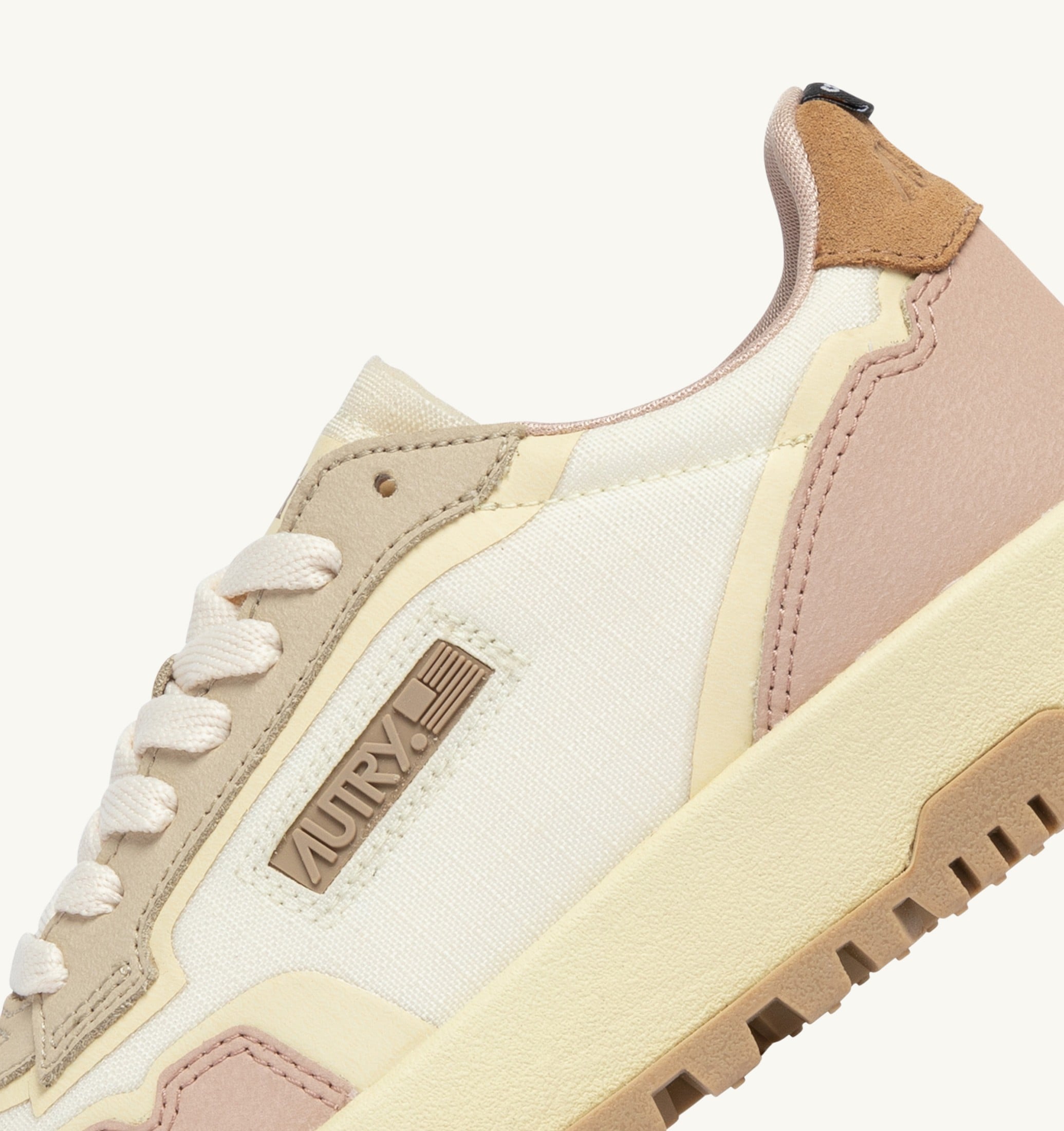 BASKETS WILDPACE LOW EN CORDURA ET CUIR MARSHMALLOW ET SILK