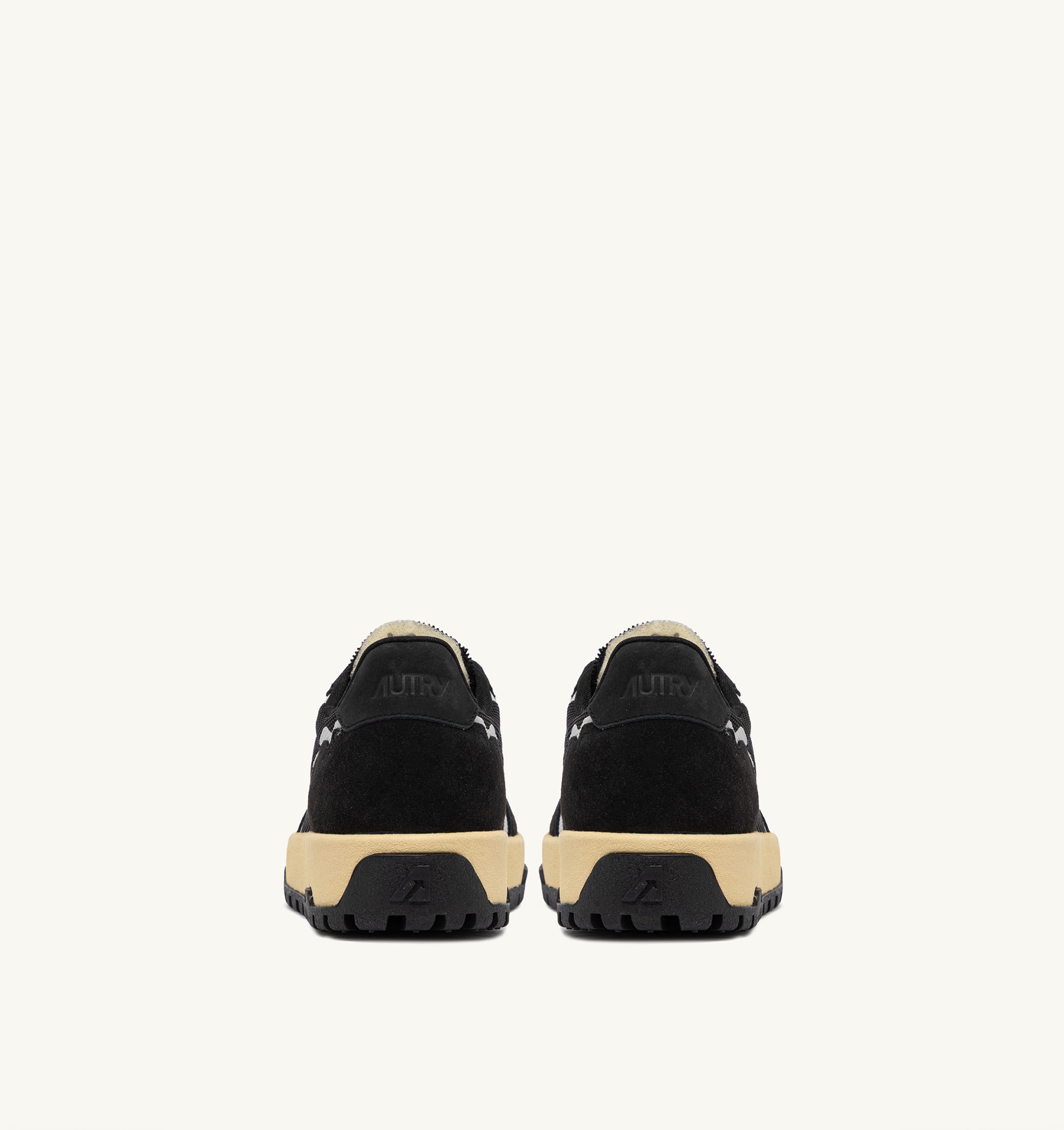 BASKETS WILDPACE LOW EN DRAGON MESH ET DAIM NOIR