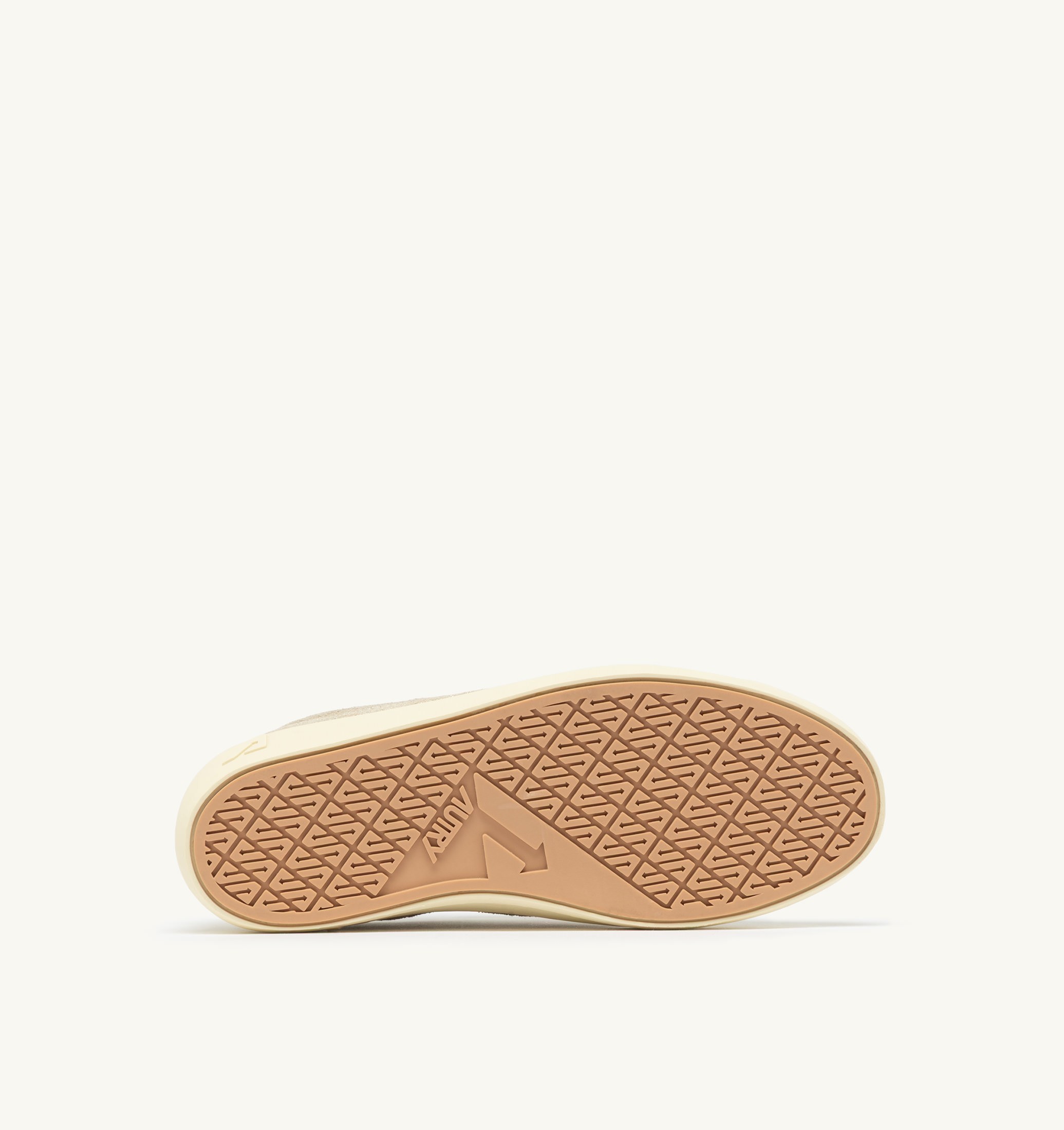 BASKETS WINDSCAPE LOW EN DAIM LAMINÉ PLATINE ET SAND