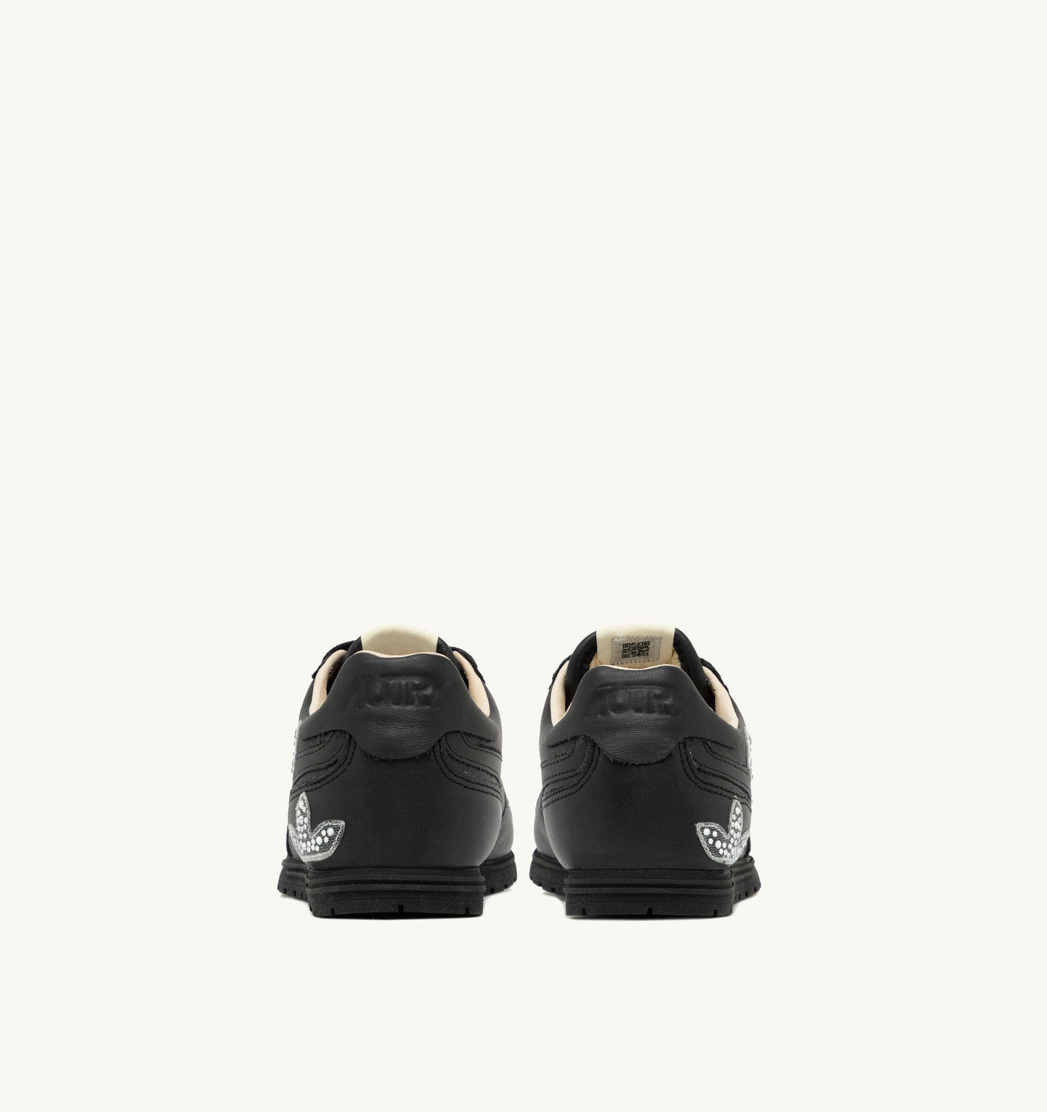 BASKETS WINDSPIN EN CUIR NOIR AVEC APPLICATIONS