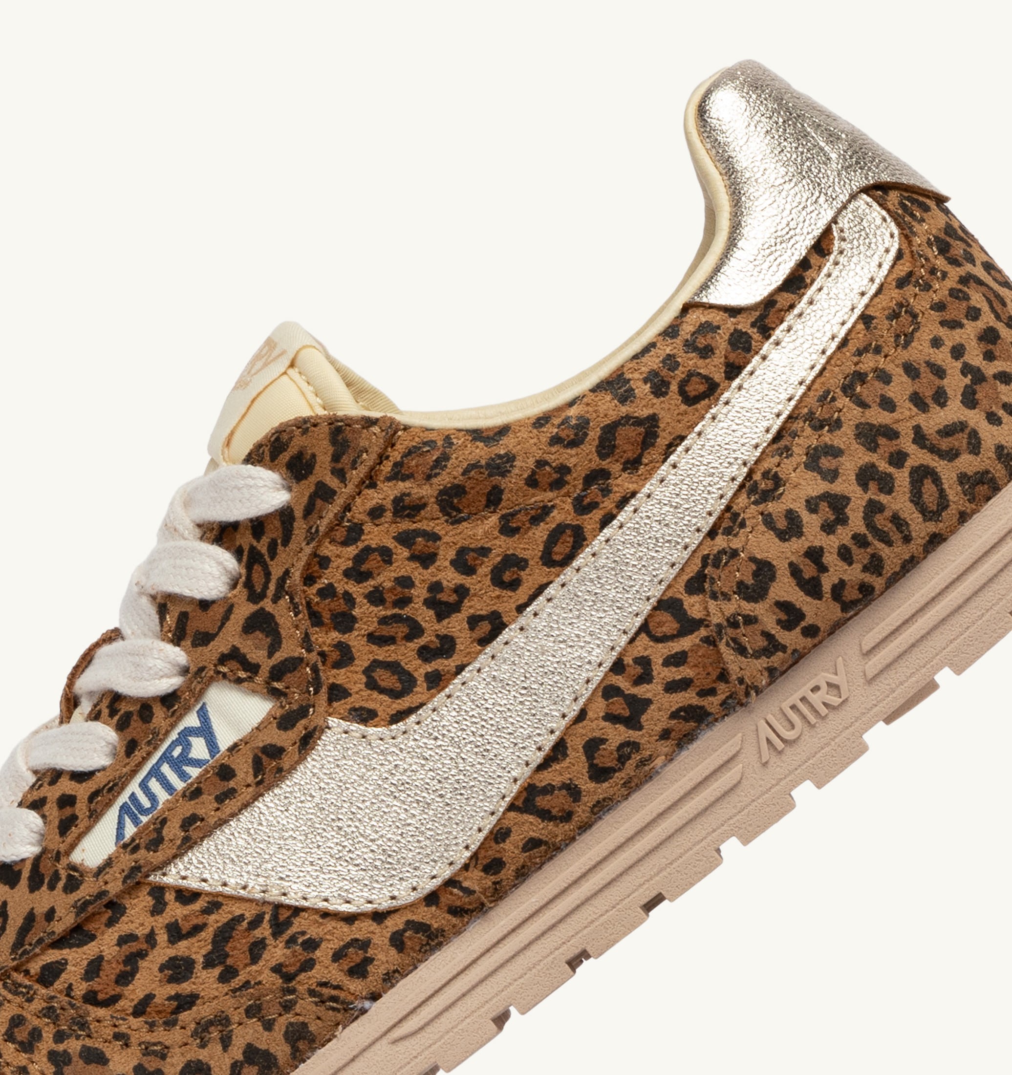 BASKETS WINDSPIN EN DAIM ET CUIR LEOPARD ET PLATINE