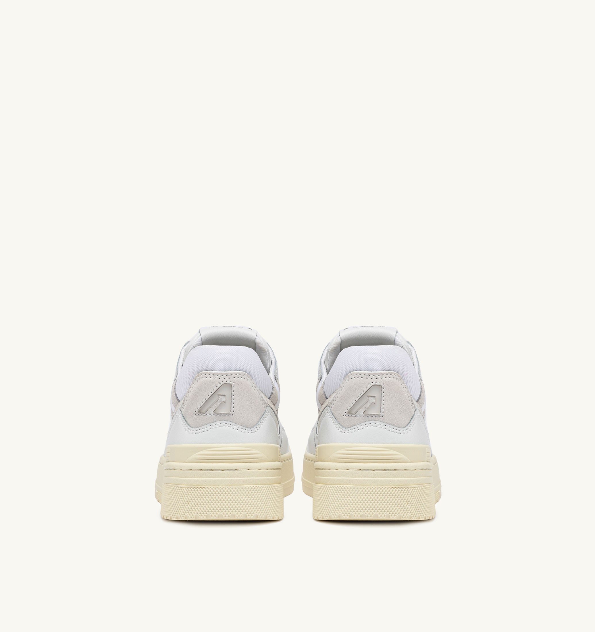 BASKETS CLC LOW EN CUIR BLANC ET DAIM