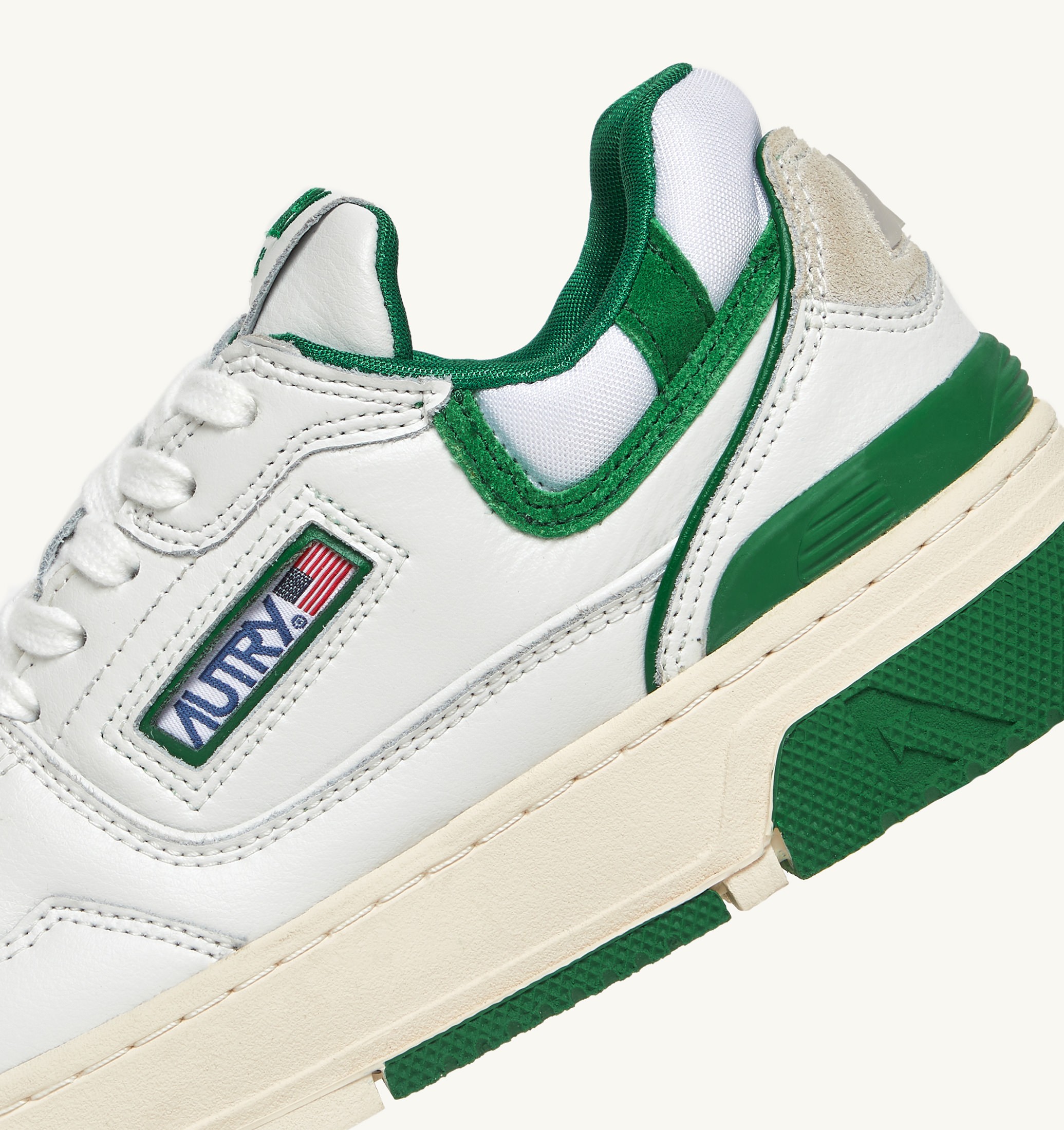 BASKETS CLC LOW EN CUIR BLANC ET DAIM AMAZON