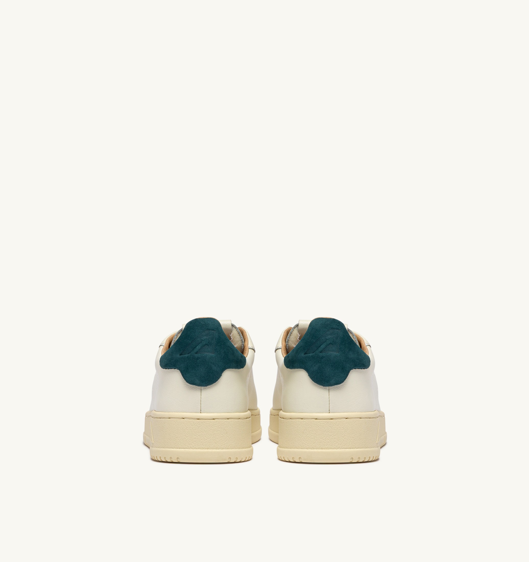 BASKETS DALLAS LOW EN CUIR MARSHMALLOW ET DARK SEA