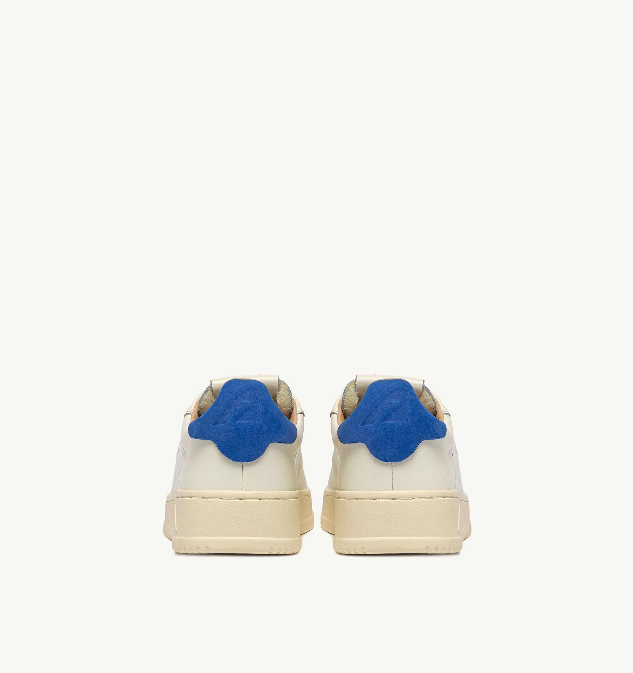 BASKETS DALLAS LOW EN CUIR MARSHMALLOW ET LAPIS BLUE