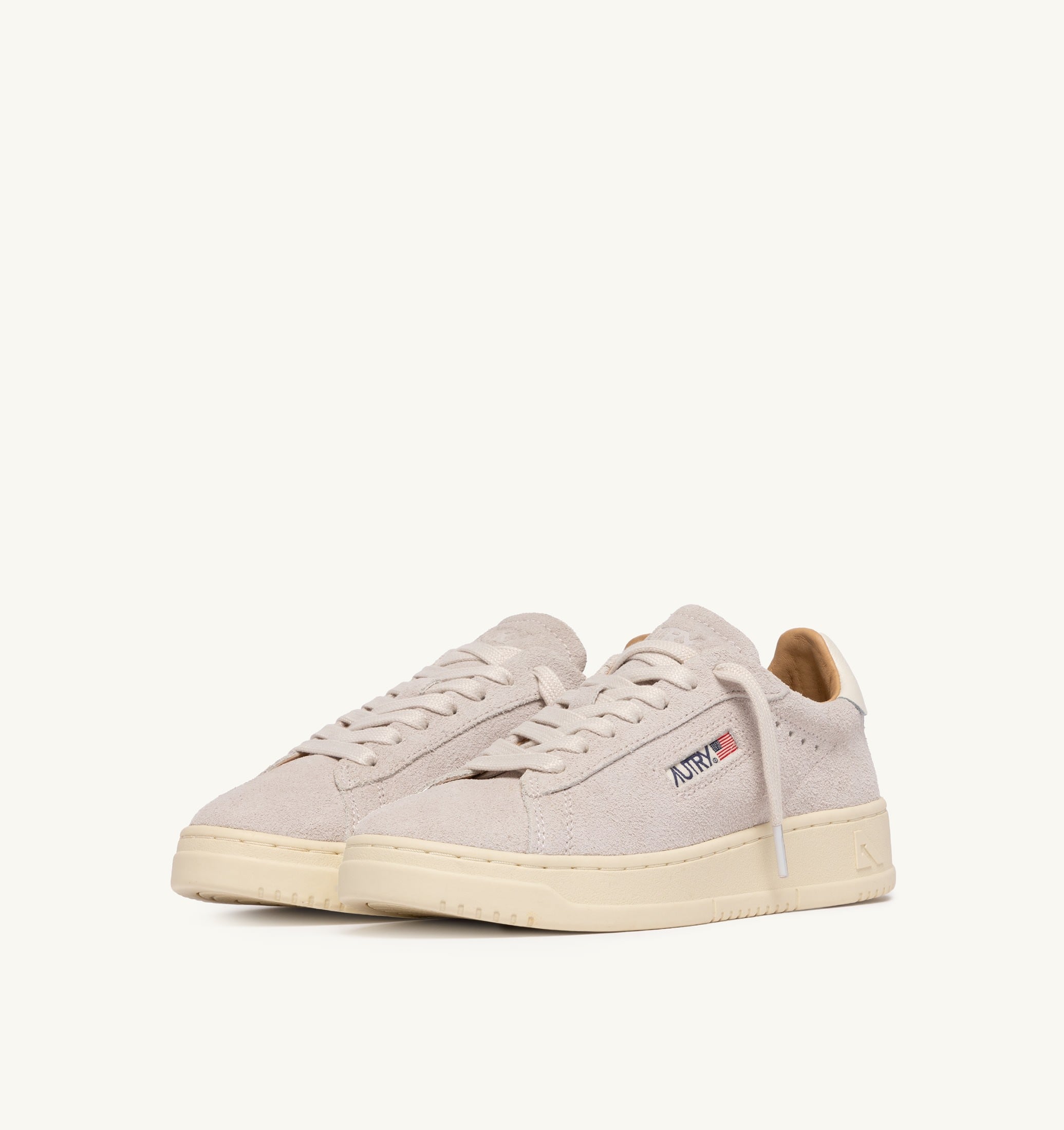 BASKETS DALLAS LOW EN DAIM BLANC