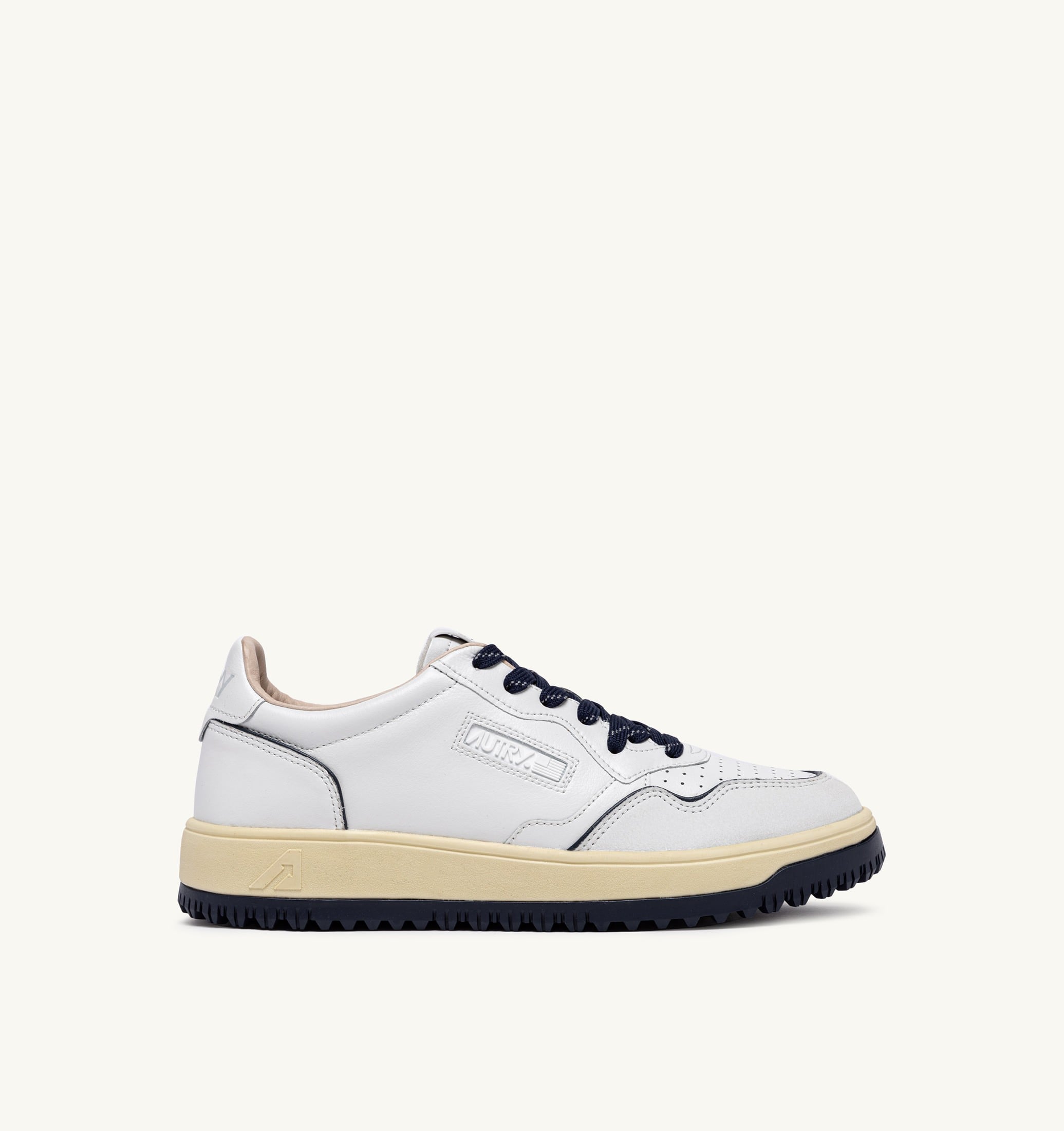 BASKETS GOLF LOW EN CUIR BLANC ET NAVY