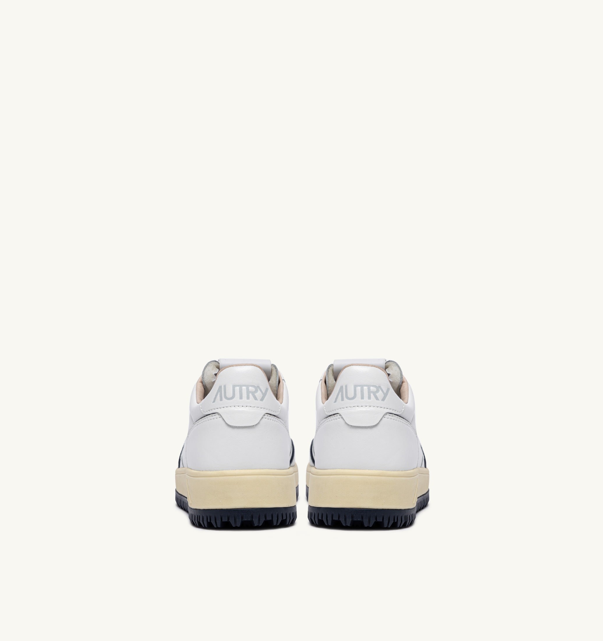 BASKETS GOLF LOW EN CUIR BLANC ET NAVY