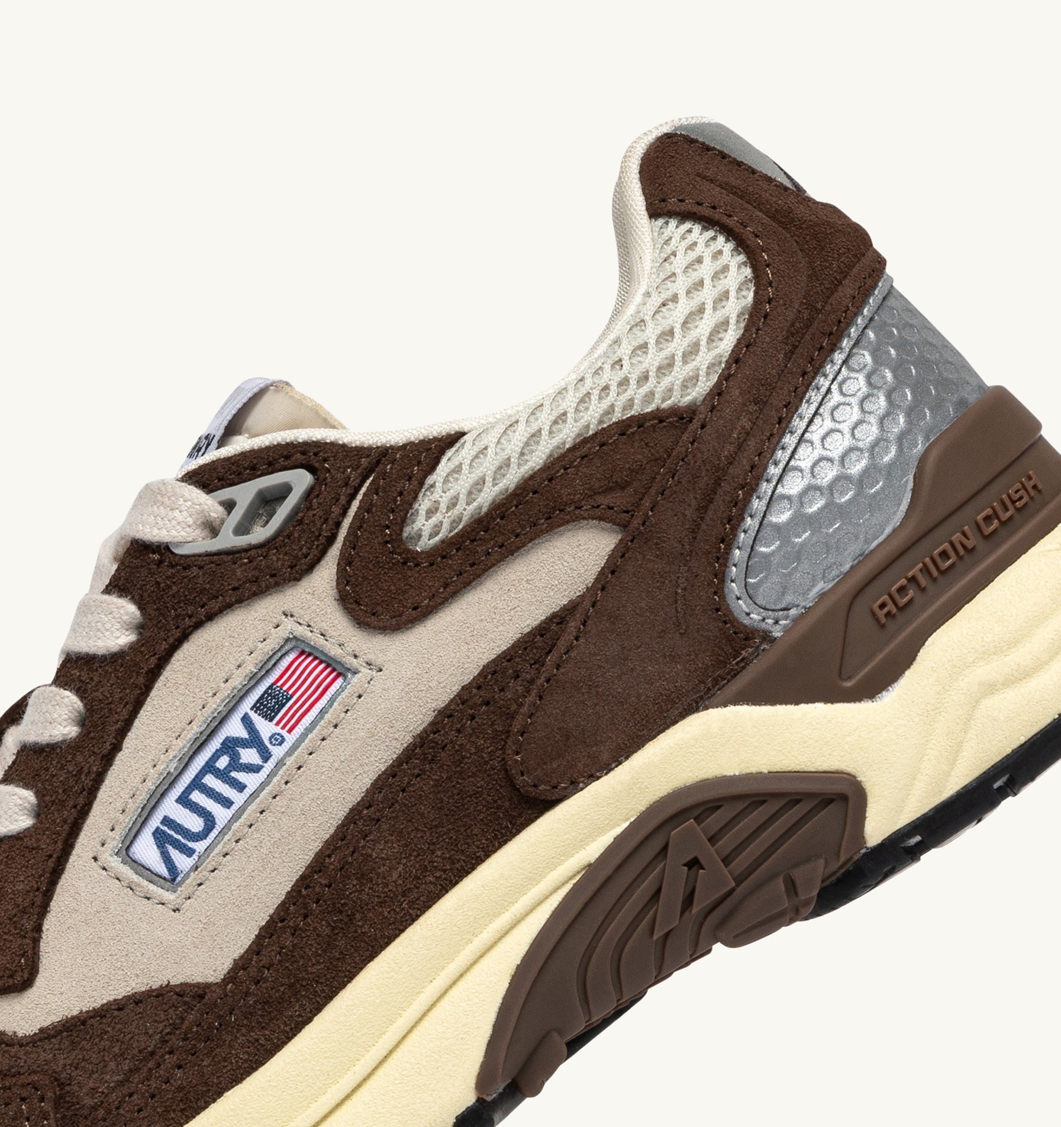 BASKETS HYPERWAY EN MESH ET DAIM SAND ET TERRACOTTA