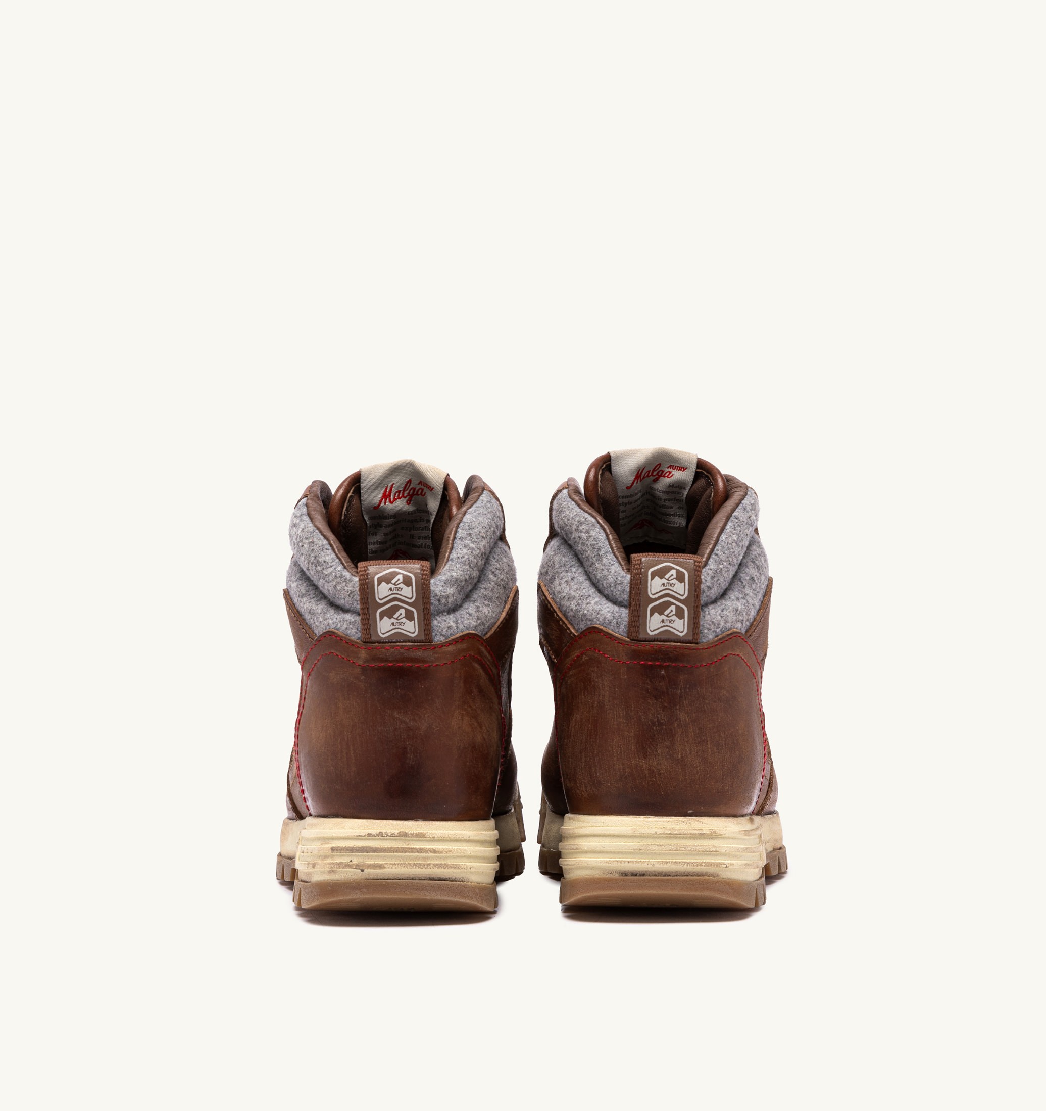 MALGA EN CUIR COLORIS FAUVE ET GRIS