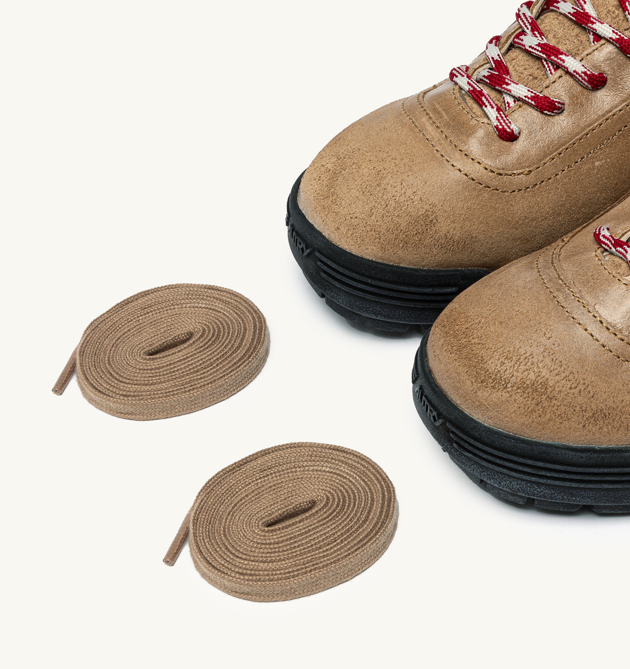 MALGA EN CUIR ET DAIM COLORIS CIGAR