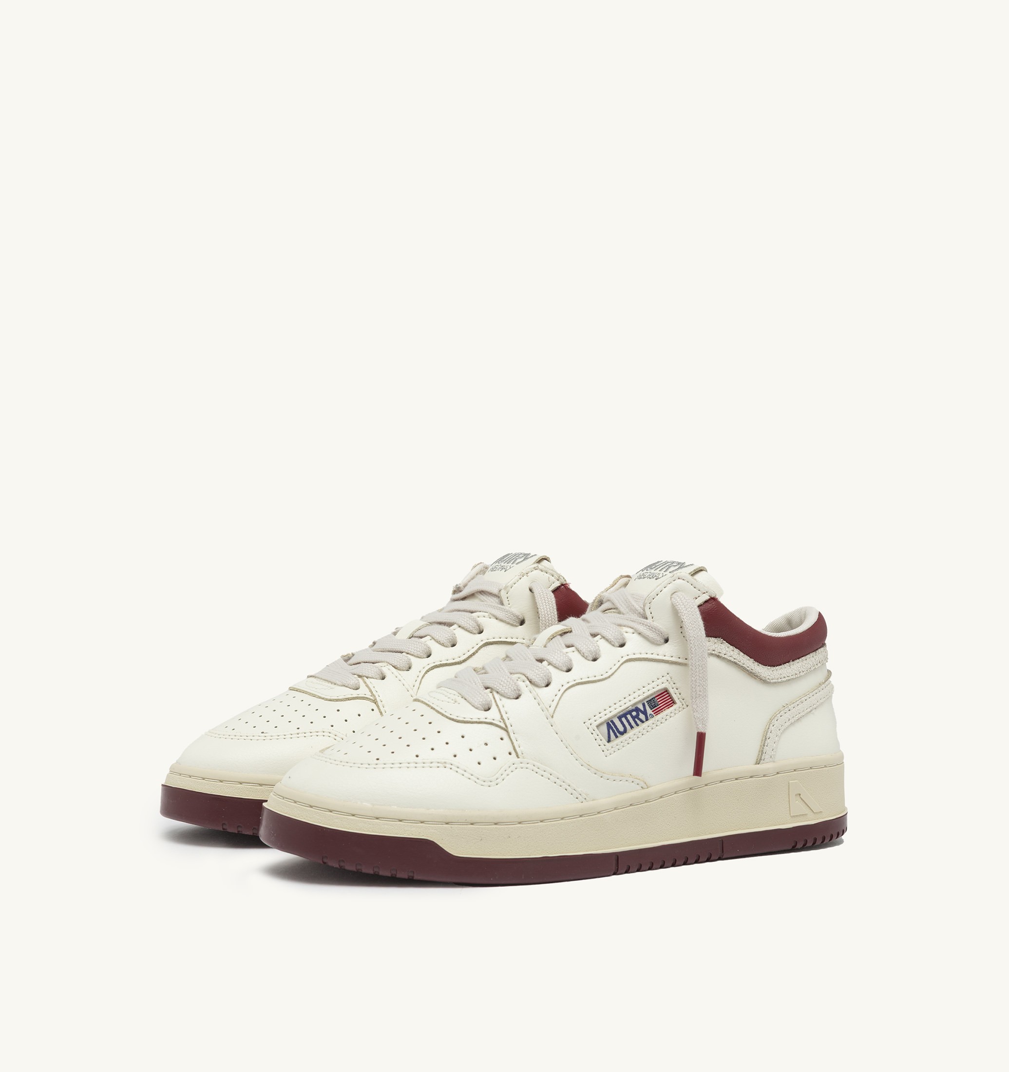 BASKETS MED-WAY EN CUIR COLORIS MARSHMALLOW ET SYRAH