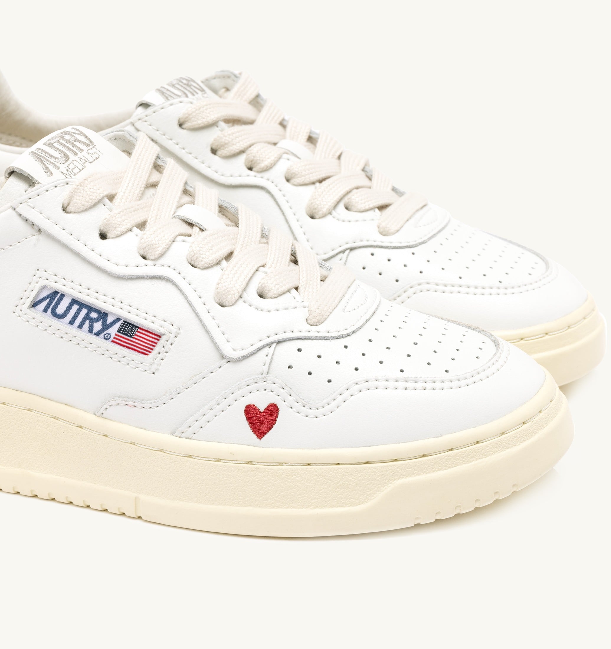 BASKETS MEDALIST 'LOVE' EN CUIR BLANC ET ROUGE