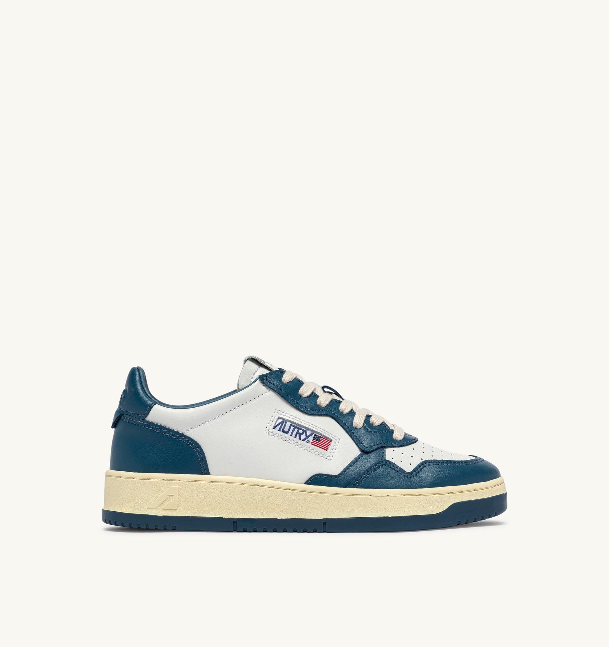 BASKETS MEDALIST LOW BICOLORE EN CUIR BLANC ET MALLARD BLUE