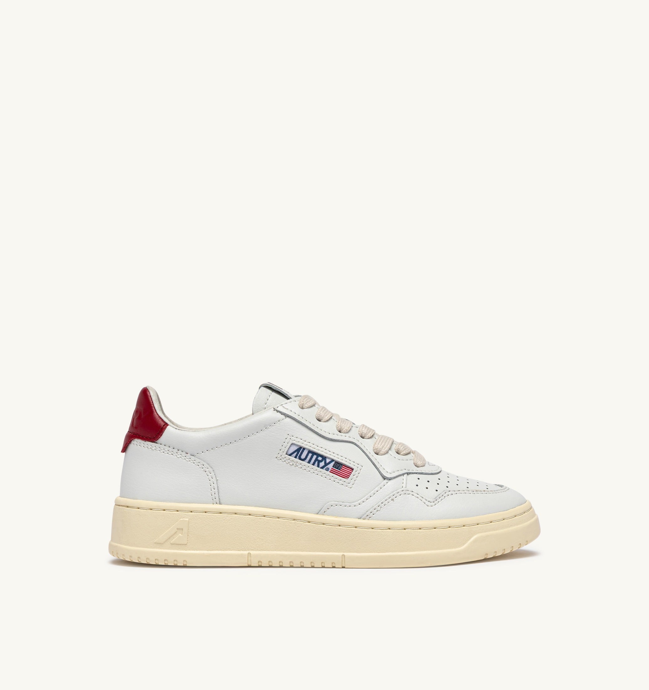 BASKETS MEDALIST LOW EN CUIR BLANC ET DEEP CLARET