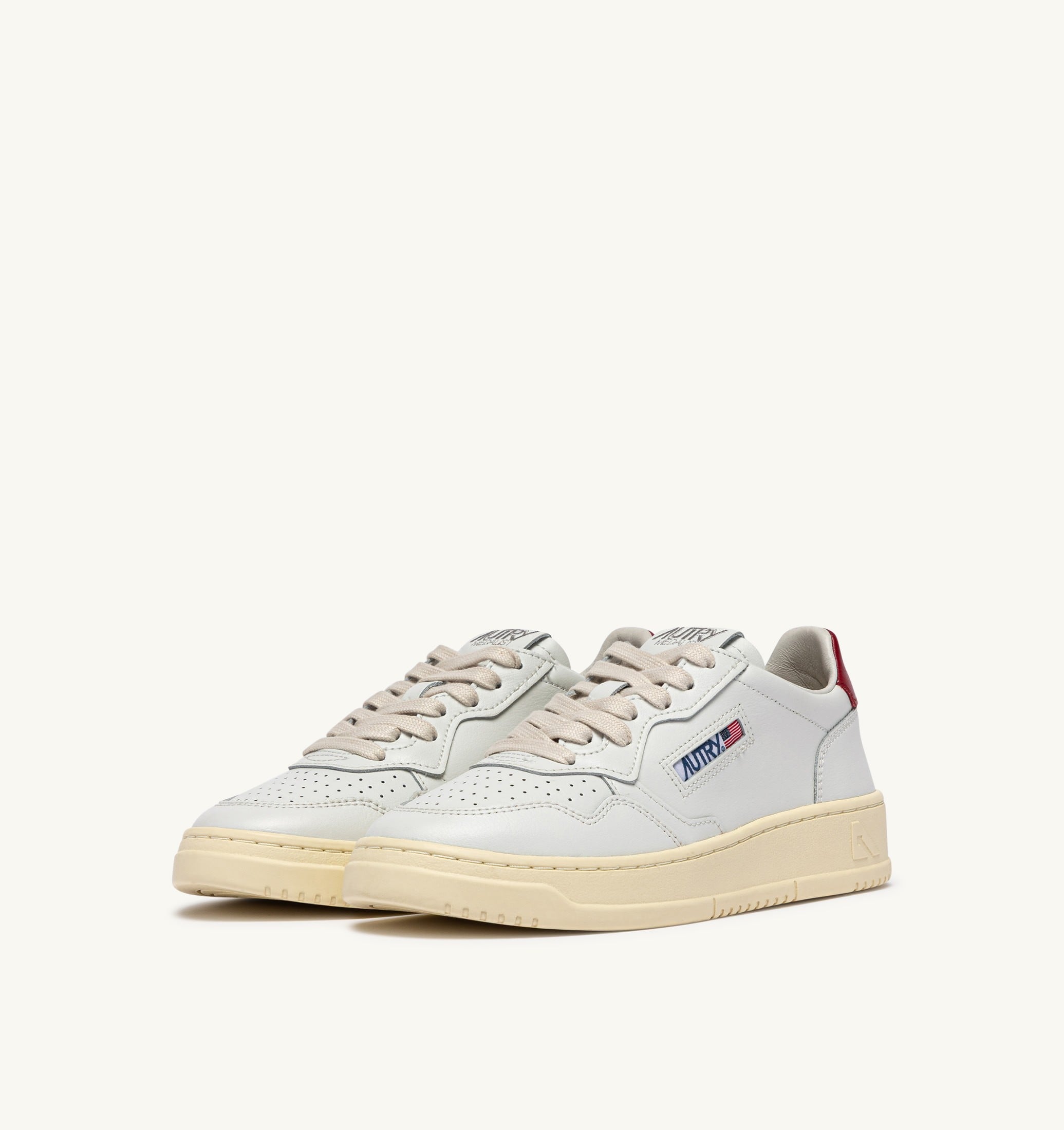 BASKETS MEDALIST LOW EN CUIR BLANC ET DEEP CLARET