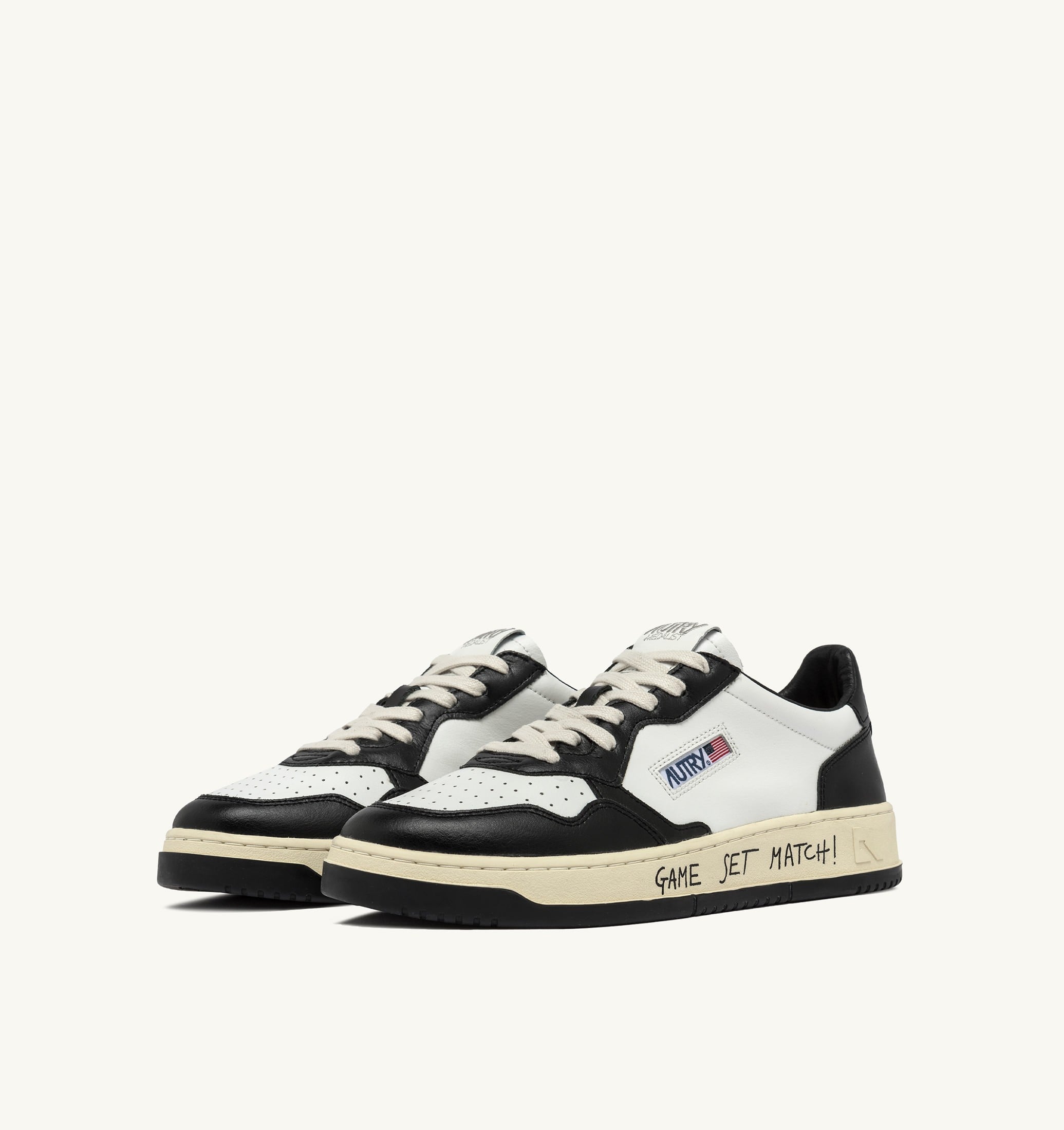 BASKETS MEDALIST LOW EN CUIR BLANC ET NOIR AVEC LETTERING