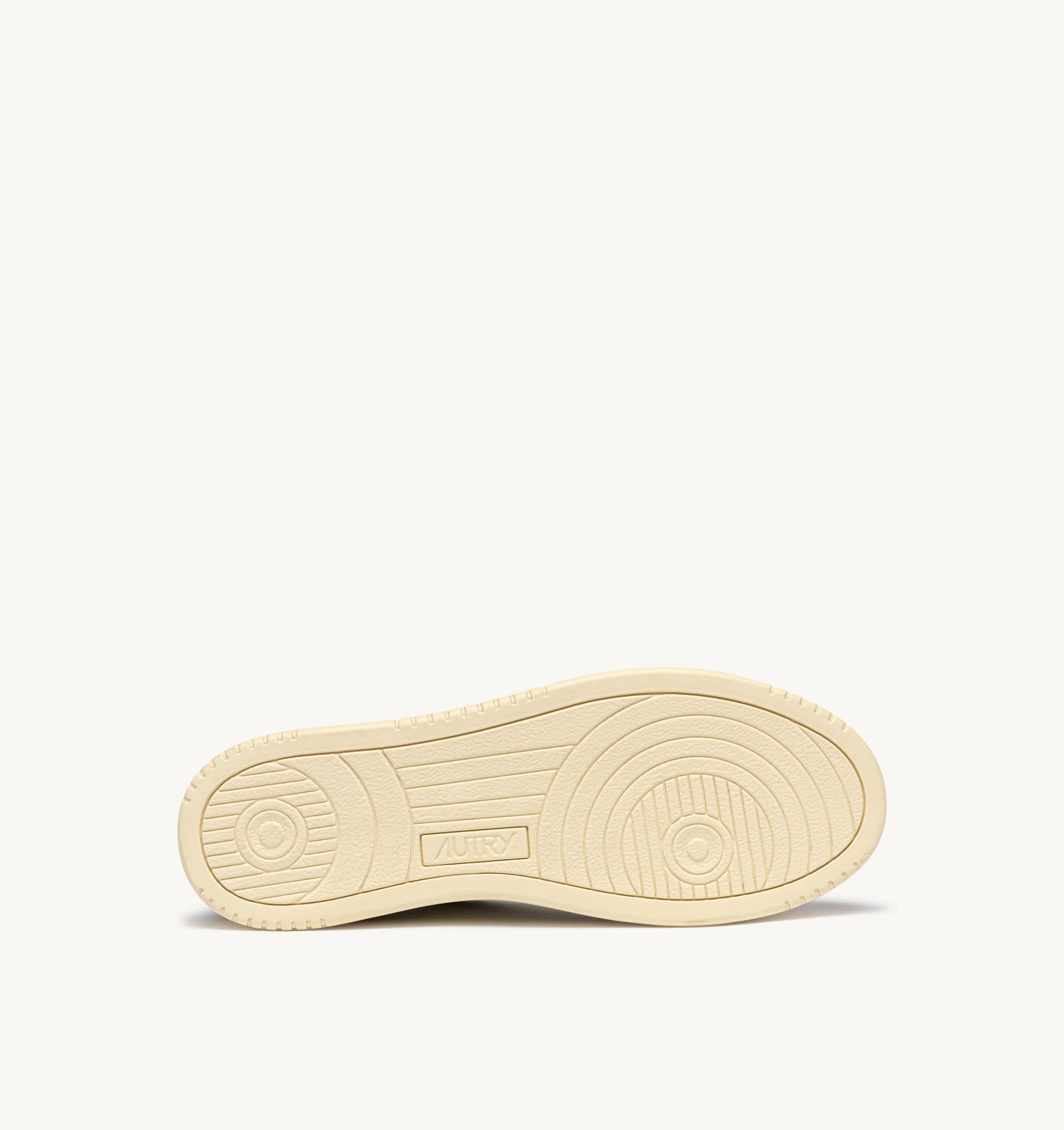 BASKETS MEDALIST LOW EN CUIR BLANC ET DAIM CIMENT