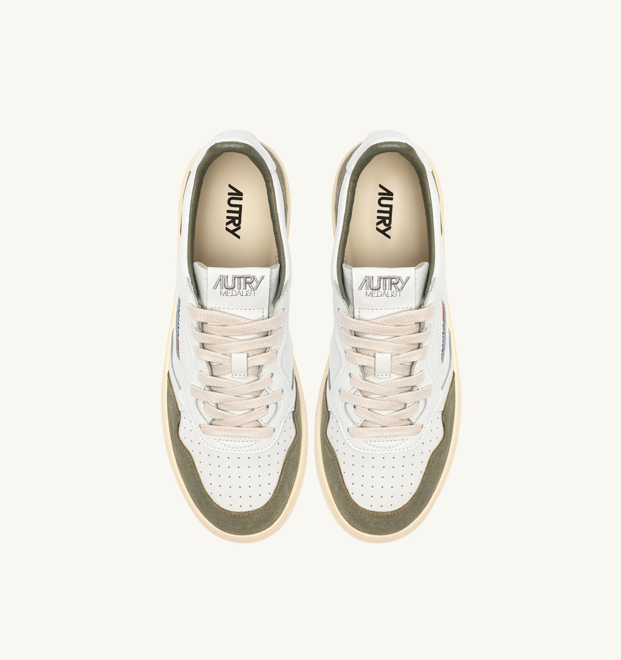 BASKETS MEDALIST LOW EN CUIR BLANC ET DAIM SMOKED GREEN