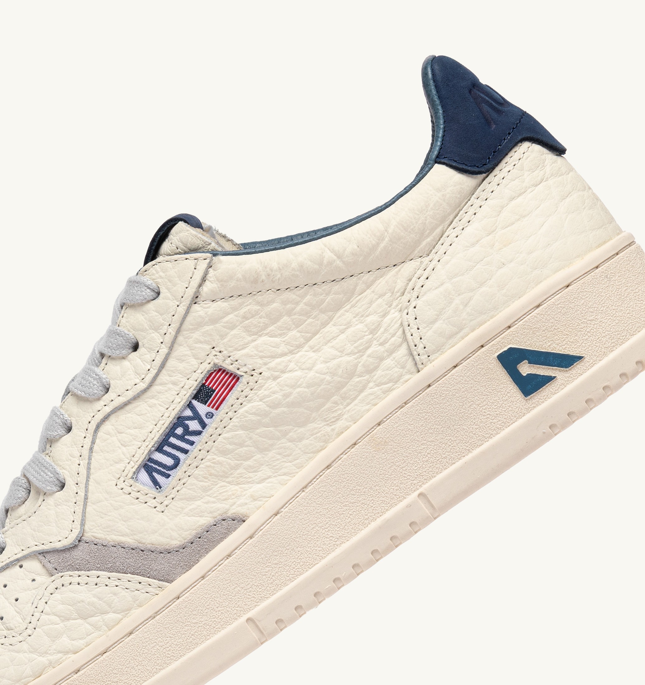 BASKETS MEDALIST LOW EN CUIR BLUE DEPTHS ET VAPOR