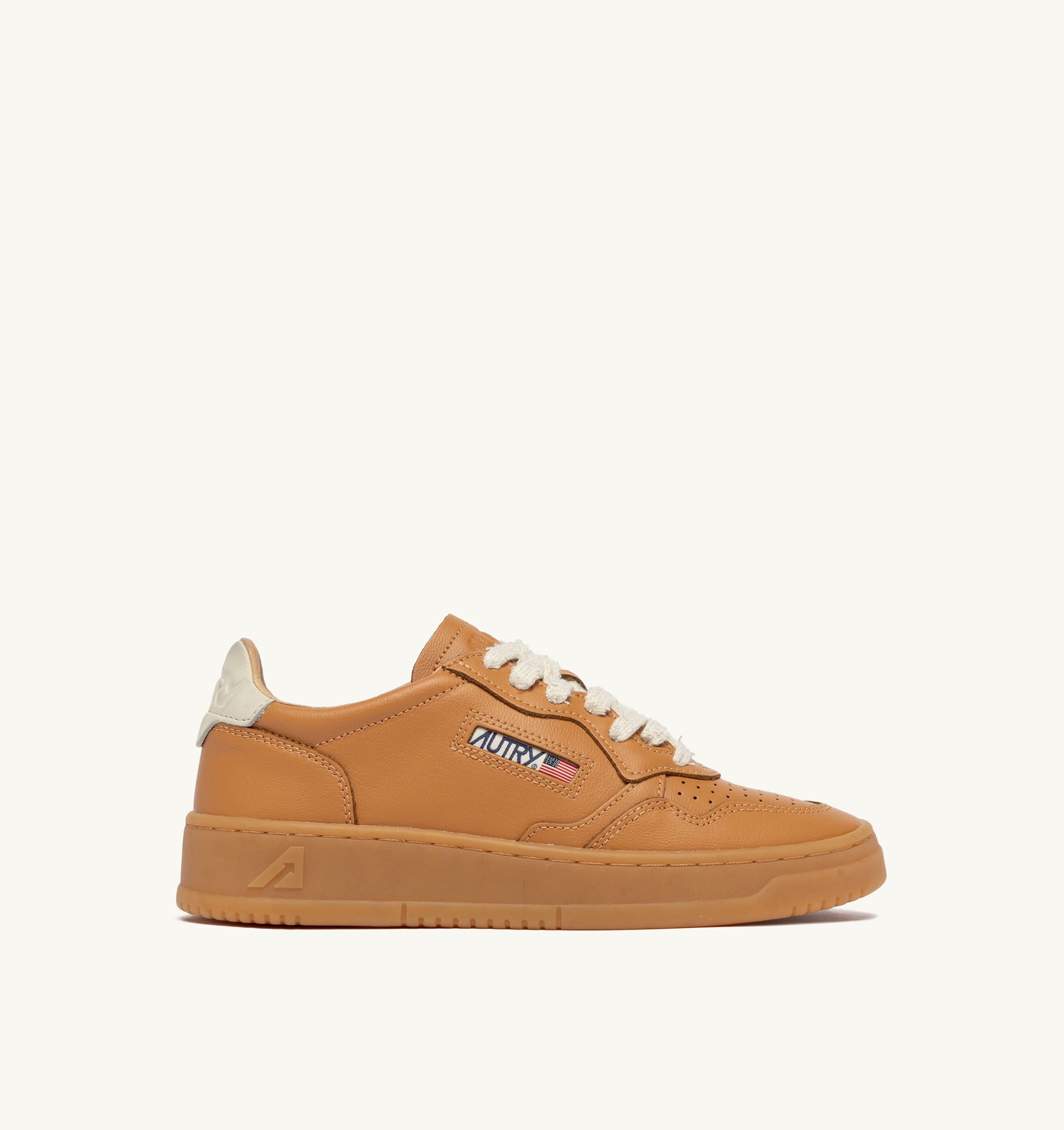 BASKETS MEDALIST LOW EN CUIR COGNAC ET MARSHMALLOW