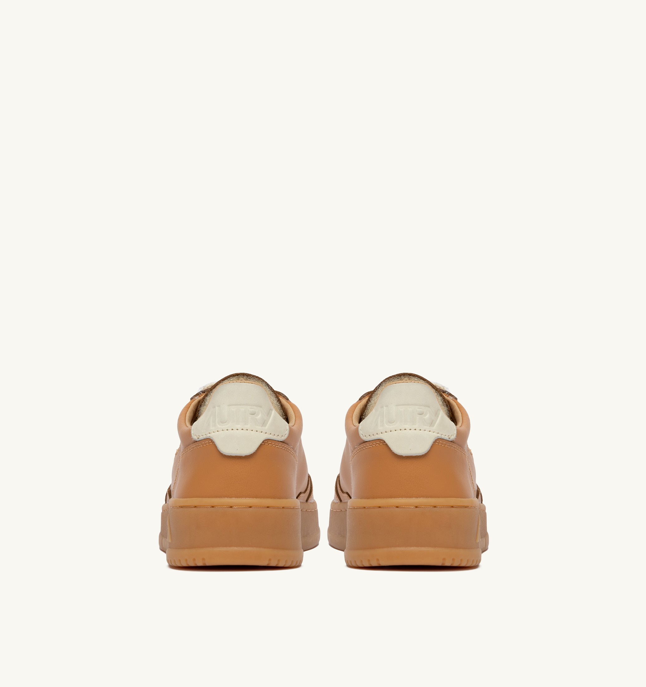 BASKETS MEDALIST LOW EN CUIR COGNAC ET MARSHMALLOW
