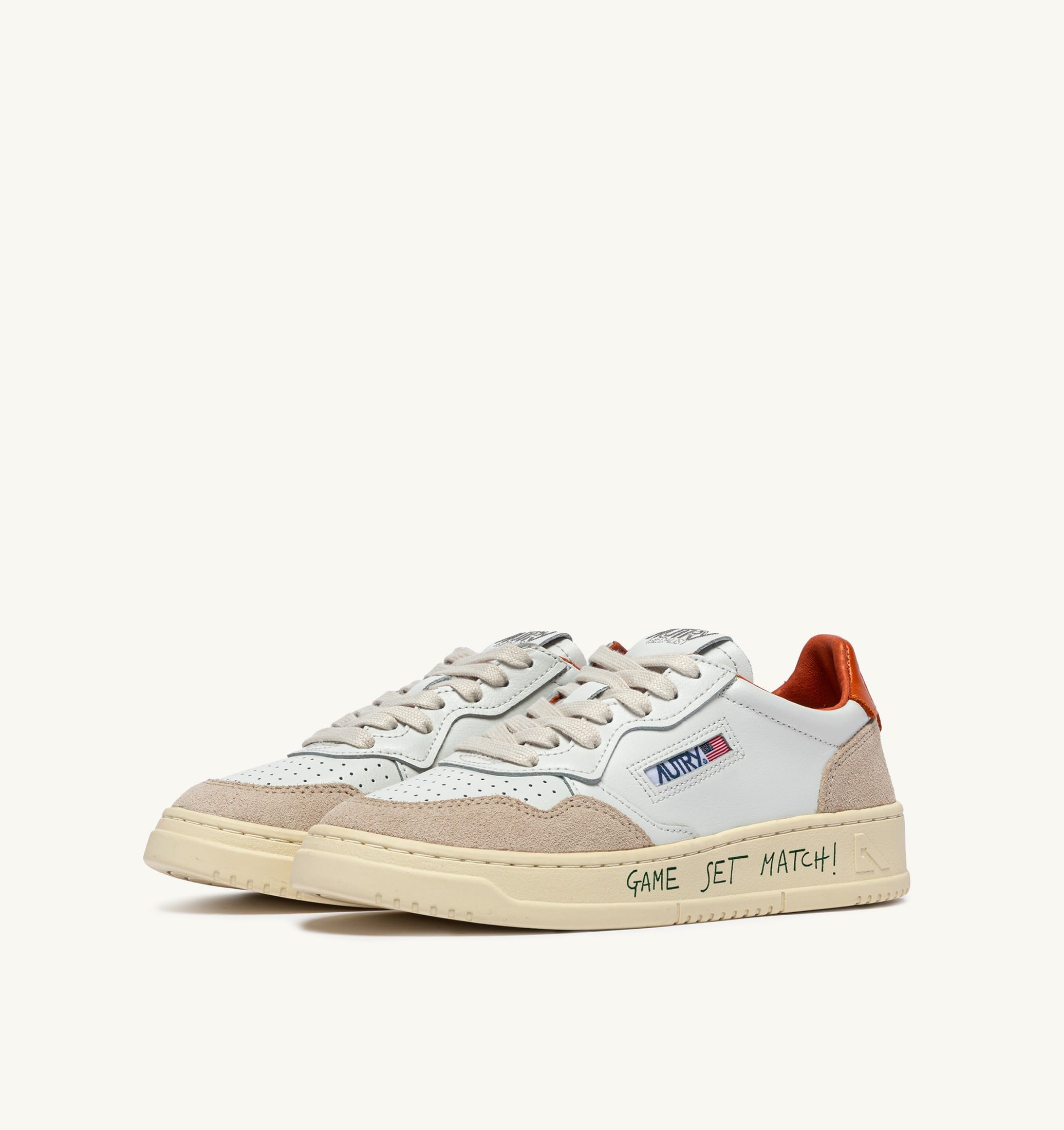 BASKETS MEDALIST LOW EN CUIR ET DAIM BLANC ET HAWAIIAN SUNSET AVEC LETTERING