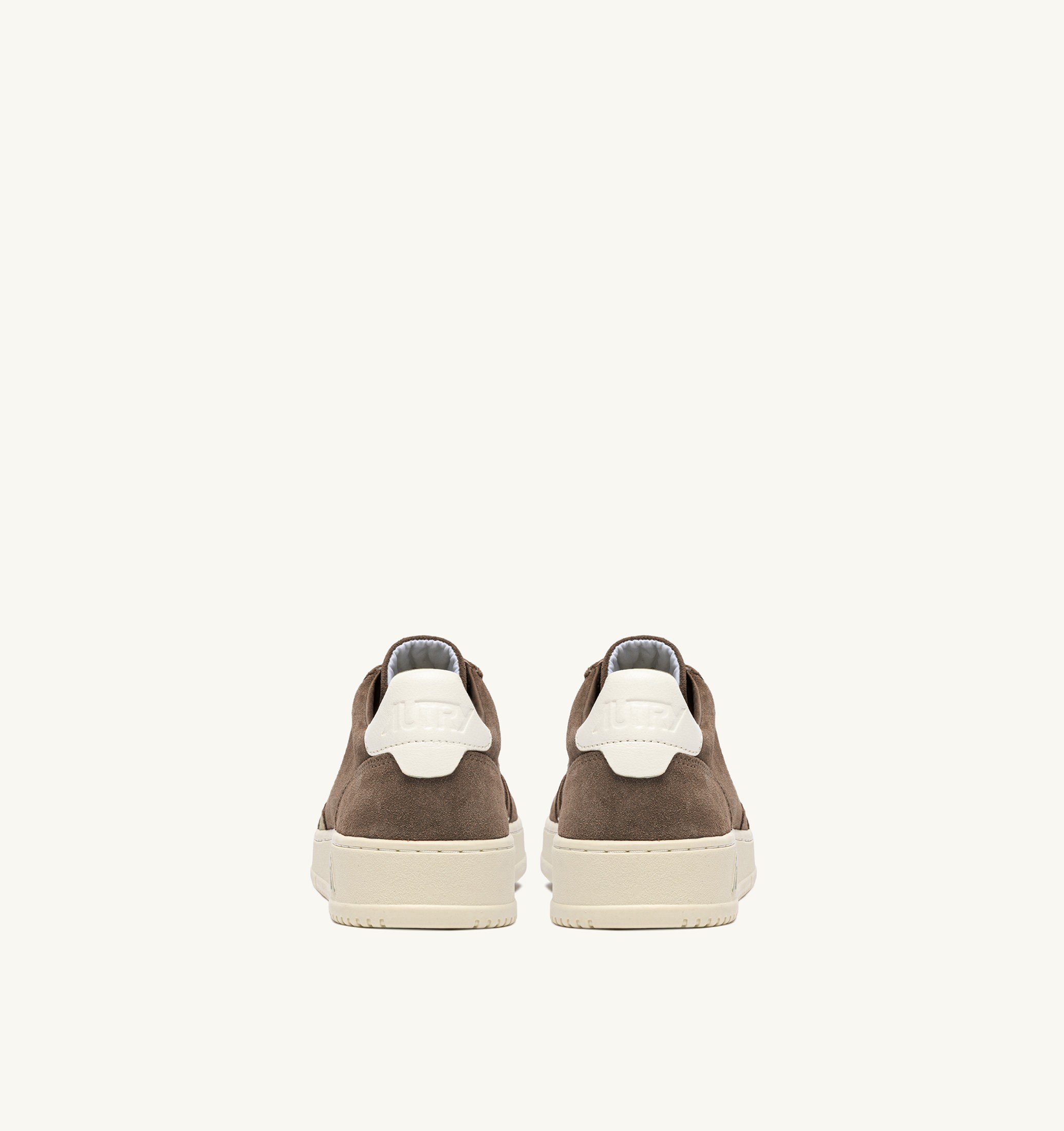 BASKETS MEDALIST LOW EN DAIM CIGAR ET BLANC