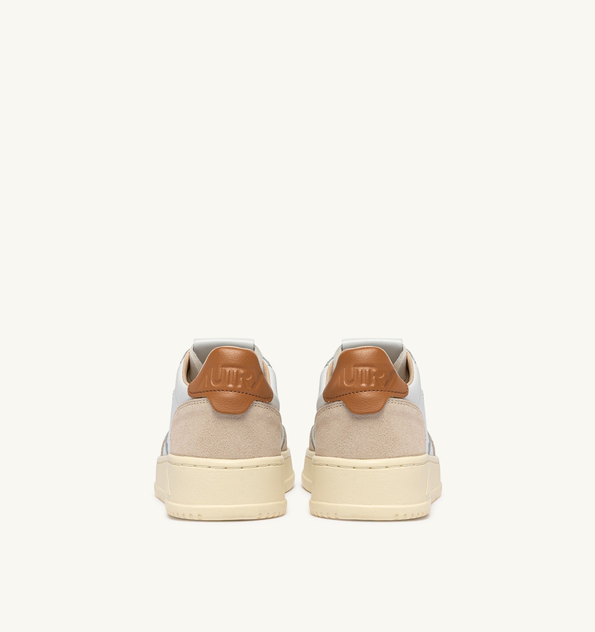 BASKETS MEDALIST LOW EN DAIM ET CUIR BLANC ET LION