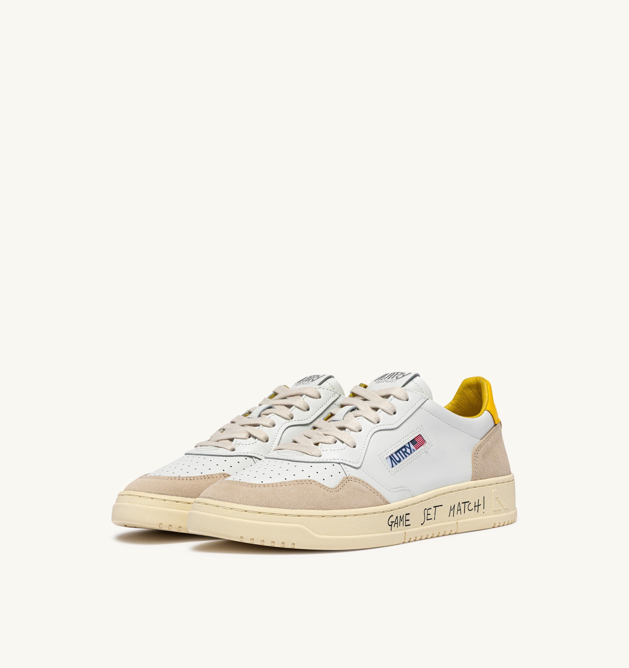 BASKETS MEDALIST LOW EN DAIM ET CUIR BLANC ET SLICKER