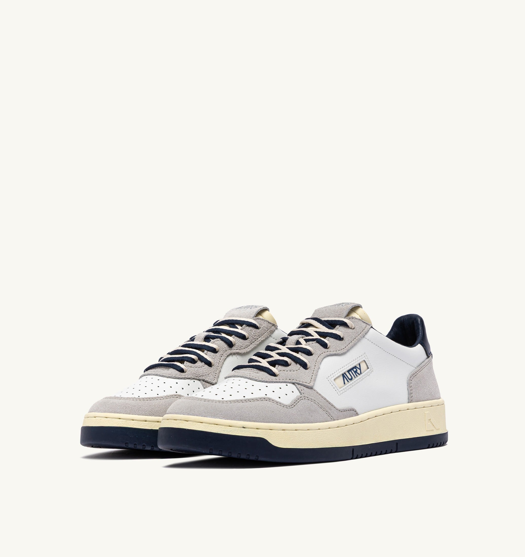 BASKETS MEDALIST LOW EN DAIM ET CUIR VAPOR ET SPACE