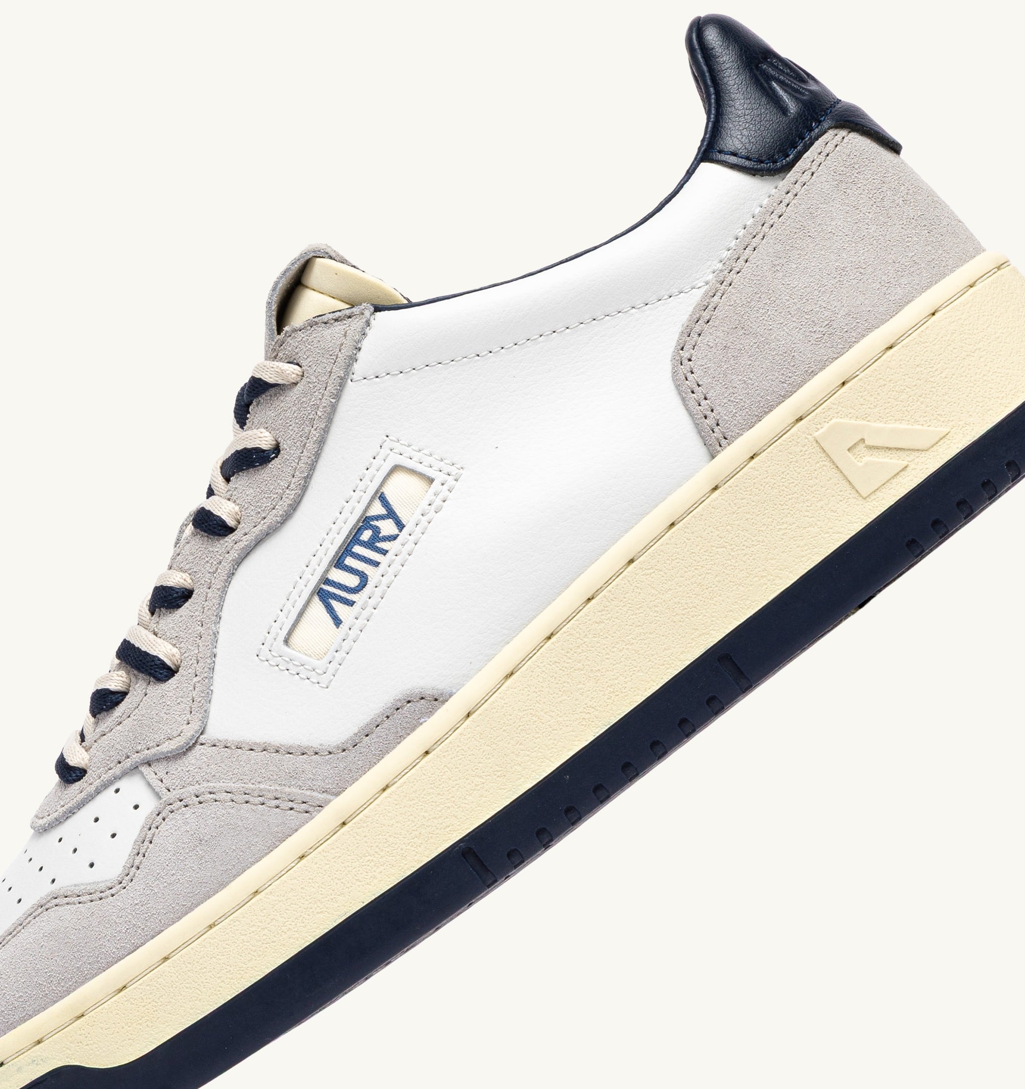 BASKETS MEDALIST LOW EN DAIM ET CUIR VAPOR ET SPACE