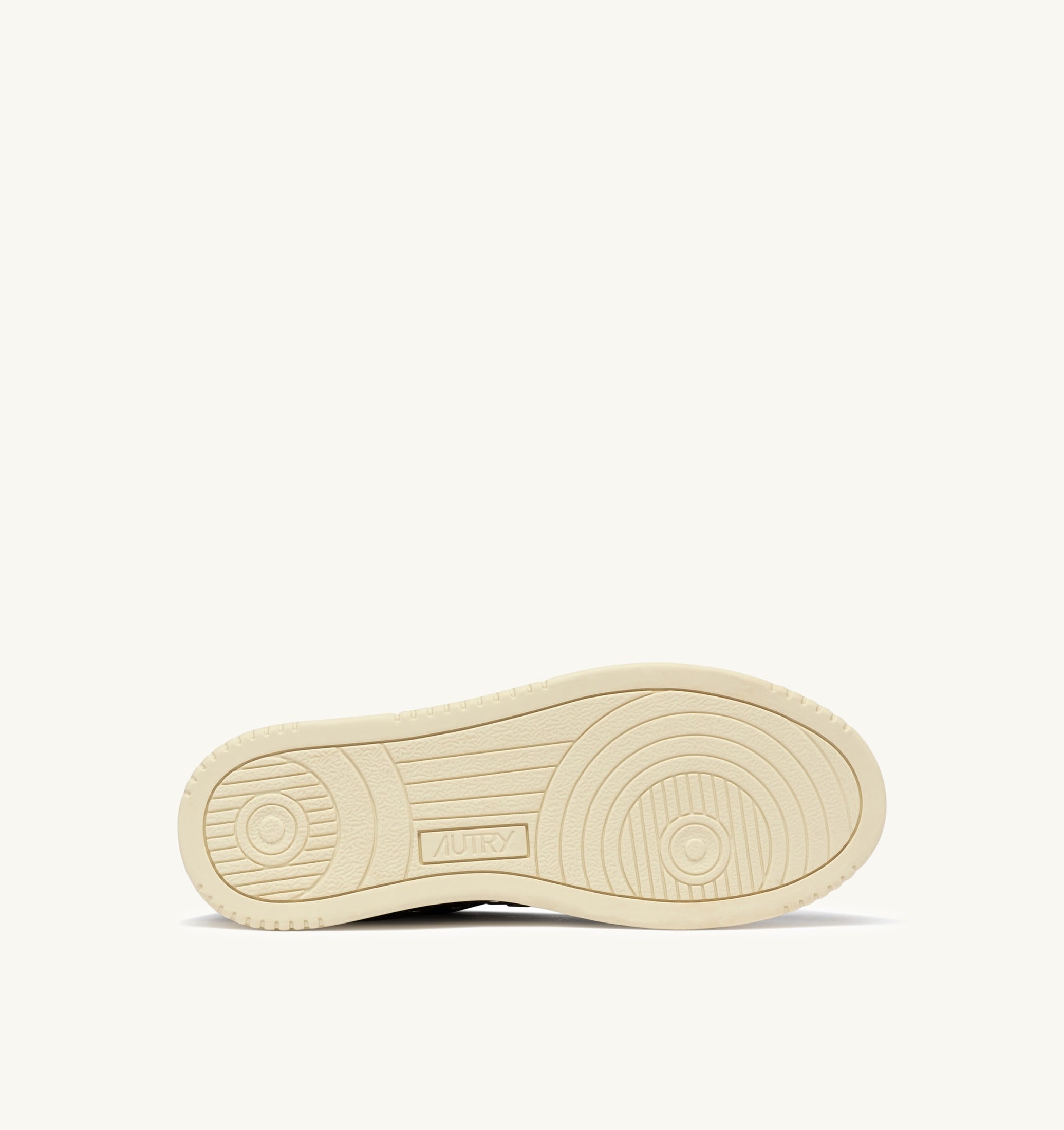 BASKETS MEDALIST LOW EN DAIM NOIR AVEC CLOUS
