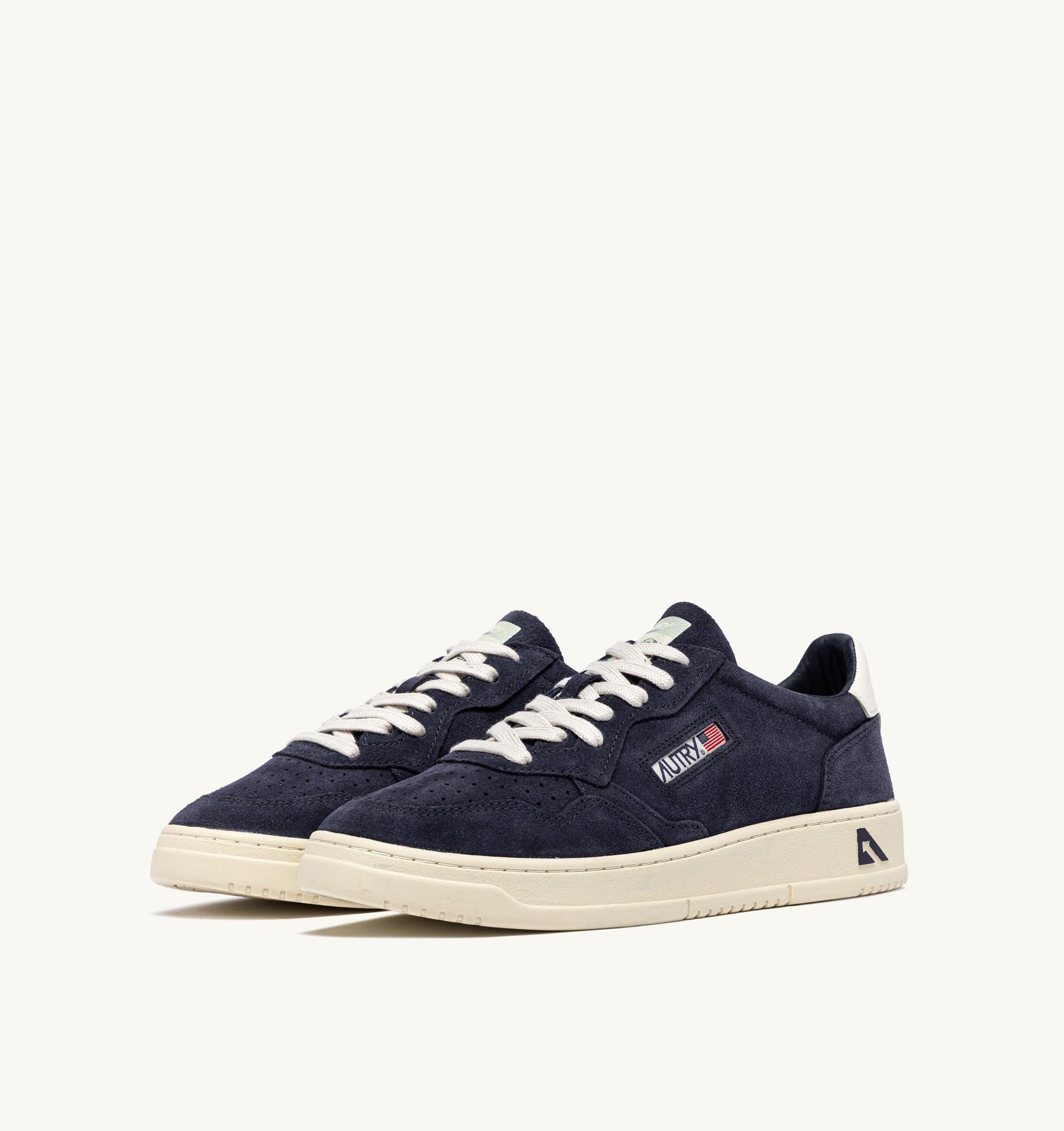 BASKETS MEDALIST LOW EN DAIM SPACE ET BLANC